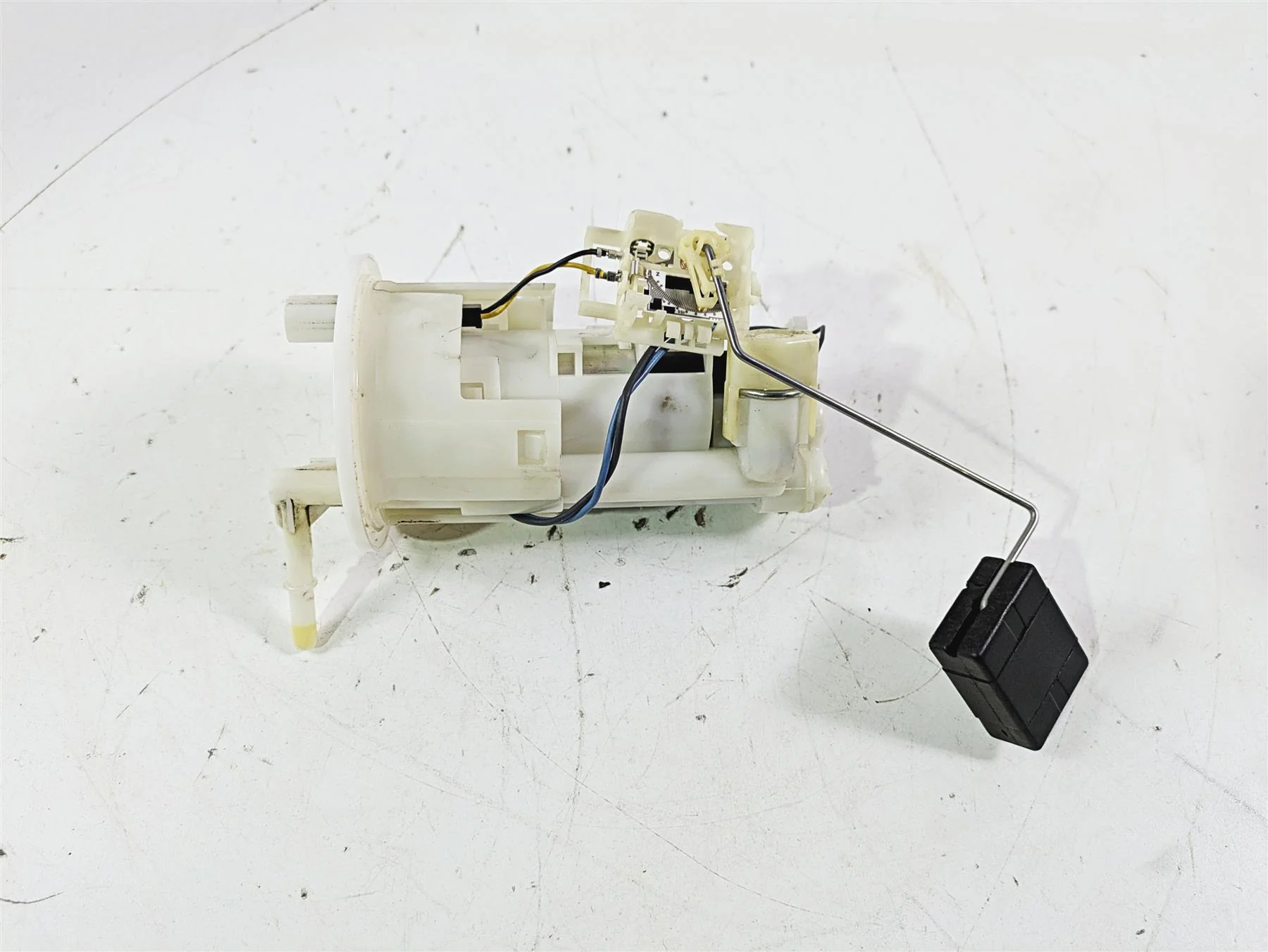 2012 Yamaha XT1200 Super Tenere Fuel Gas Petrol Pump 23P-13907-00-00 - Image 4