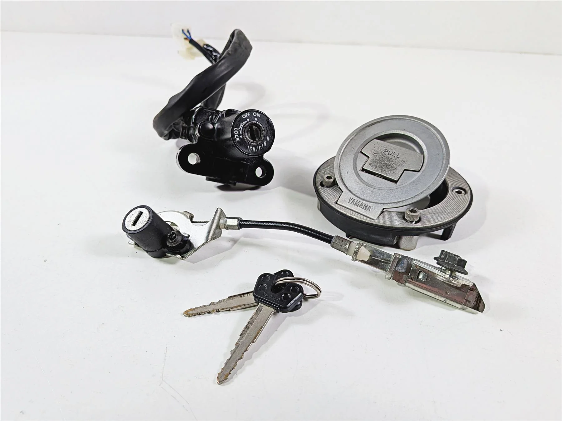 2012 Yamaha XT1200 Super Tenere Ignition Switch Cap Seat Key Lock 23P-82501-10