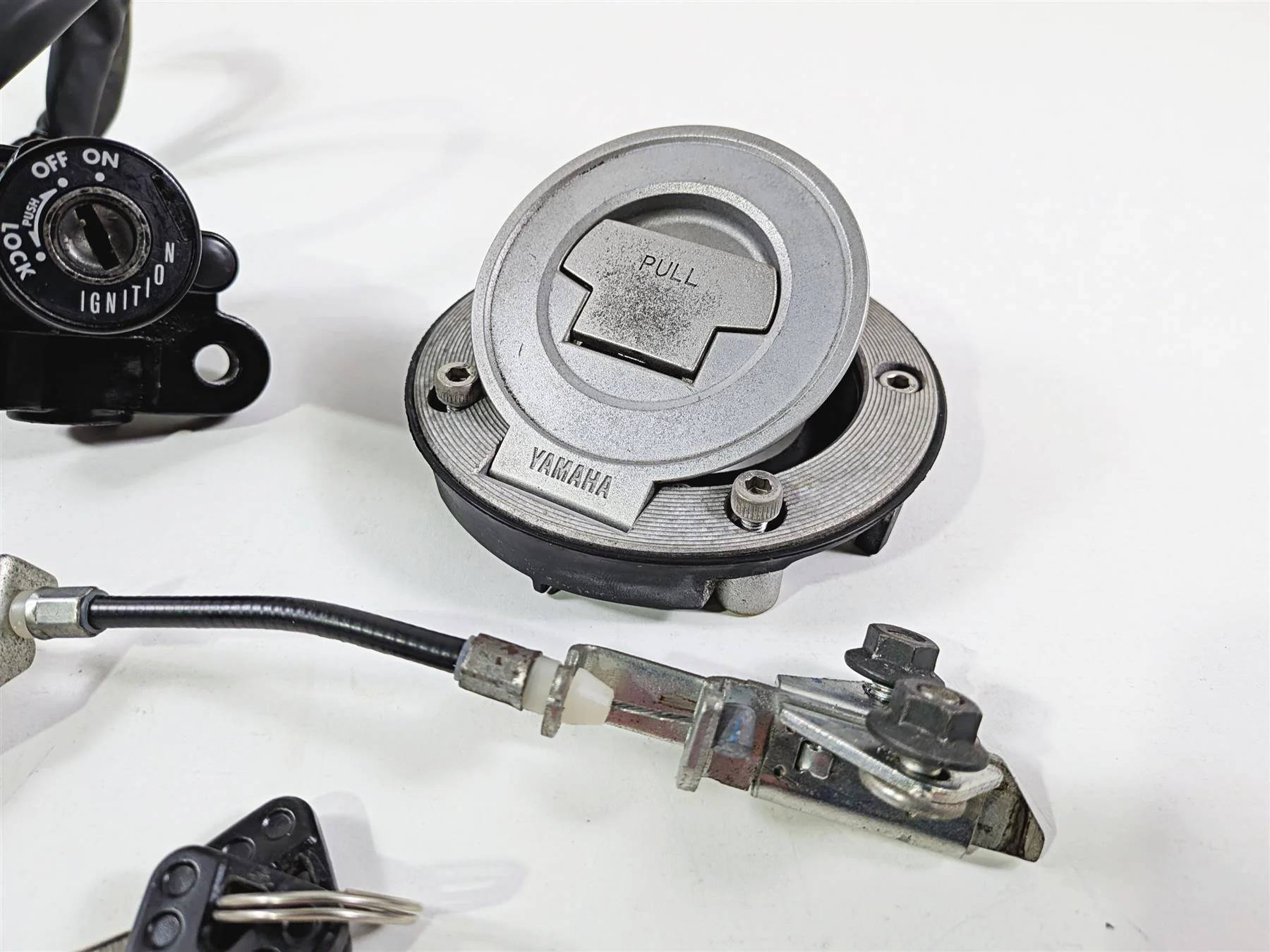 2012 Yamaha XT1200 Super Tenere Ignition Switch Cap Seat Key Lock 23P-82501-10 - Image 14