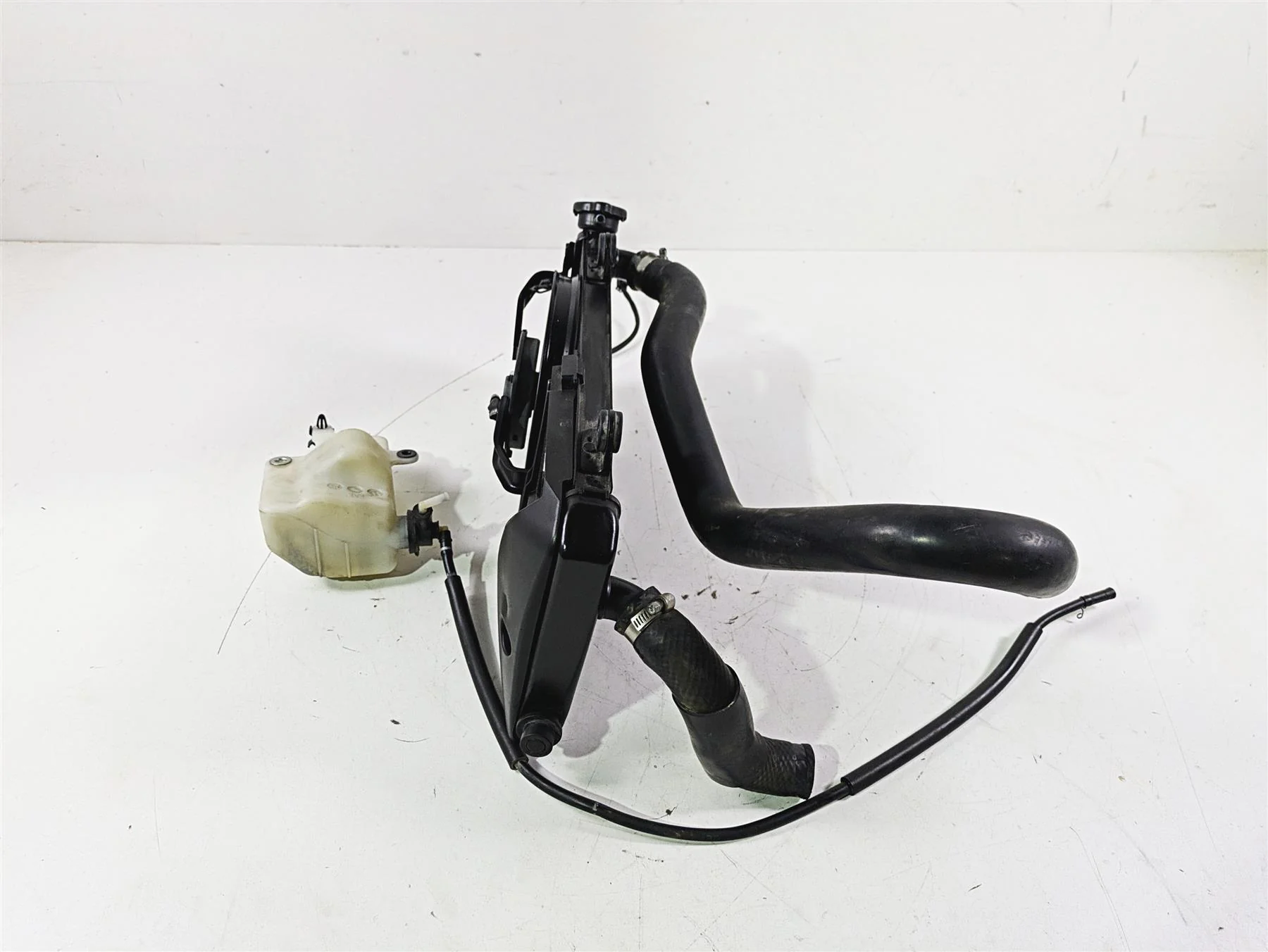 2012 Yamaha XT1200 Super Tenere Radiator Fan Reservoir Hoses Set 23P-12461-00-00 - Image 2