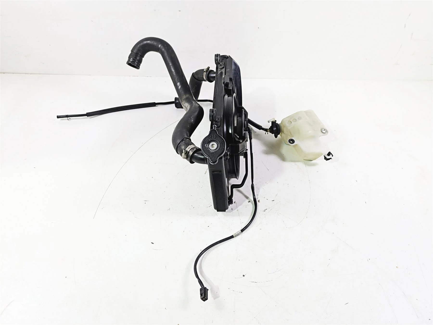2012 Yamaha XT1200 Super Tenere Radiator Fan Reservoir Hoses Set 23P-12461-00-00 - Image 4