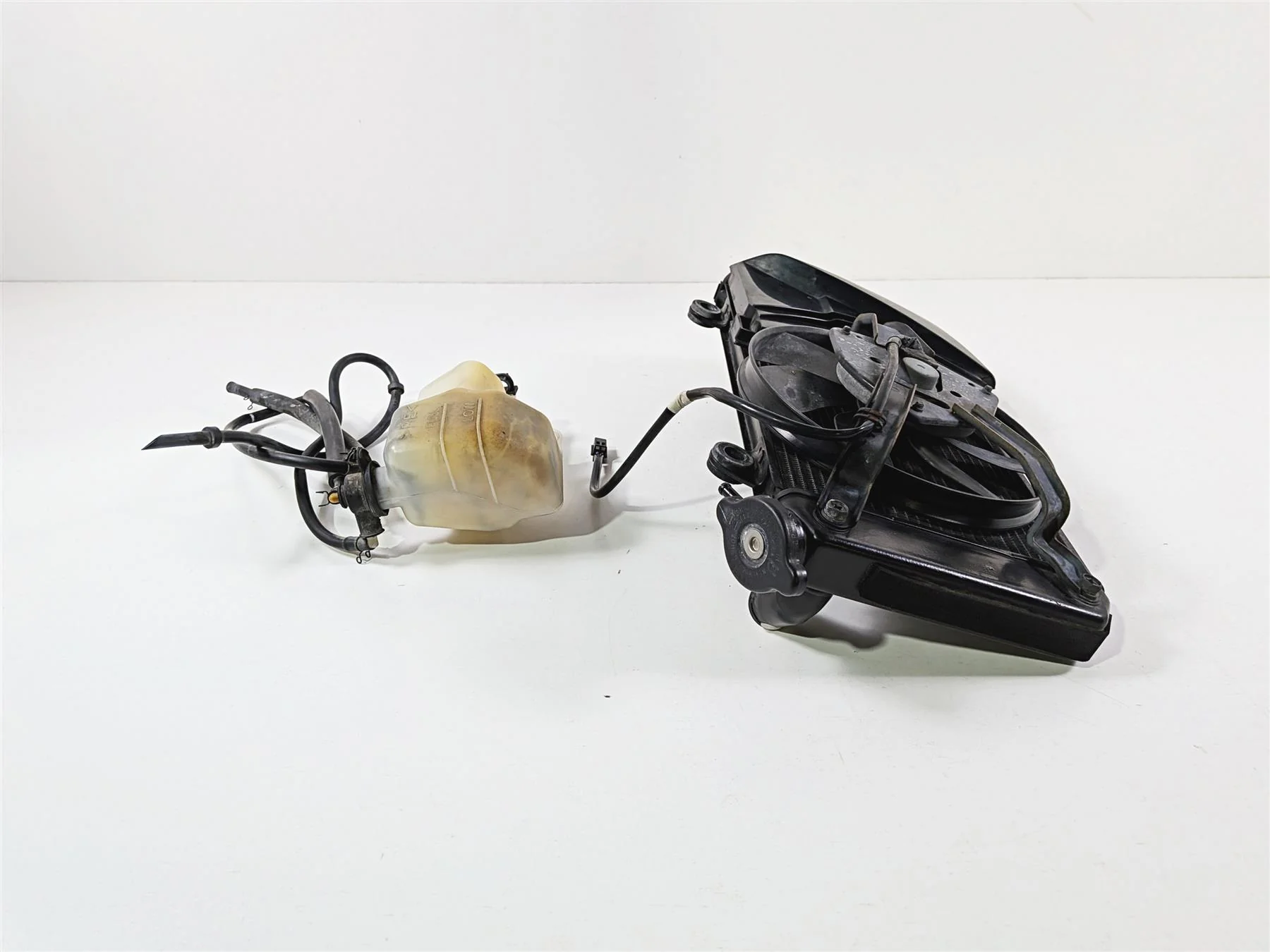 2012 Yamaha XT1200 Super Tenere Radiator Fan Reservoir Hoses Set 23P-12461-00-00 - Image 3