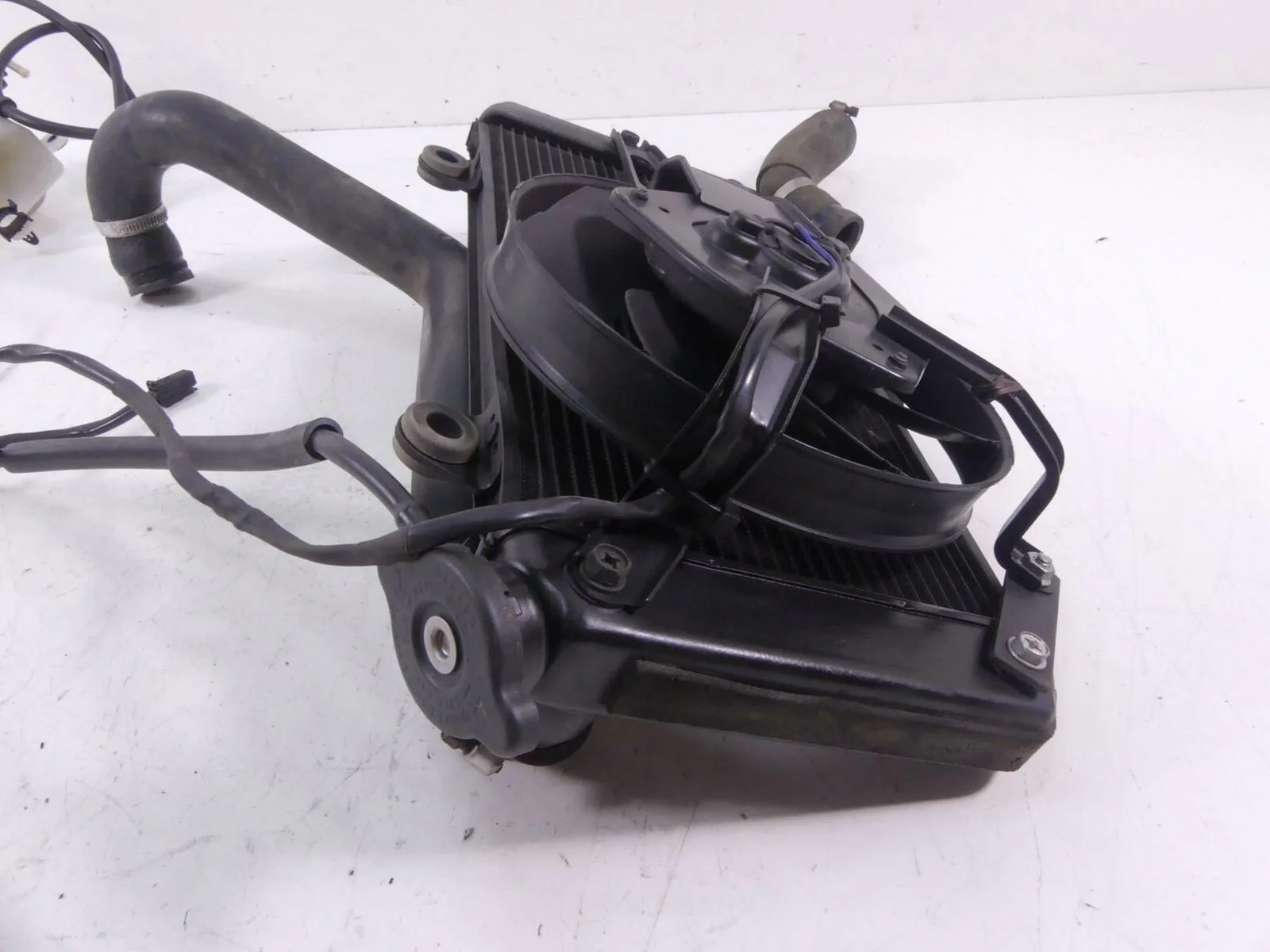2012 Yamaha XT1200 Super Tenere Radiator Fan Reservoir Hoses Set 23P-12461-00-00 - Image 2