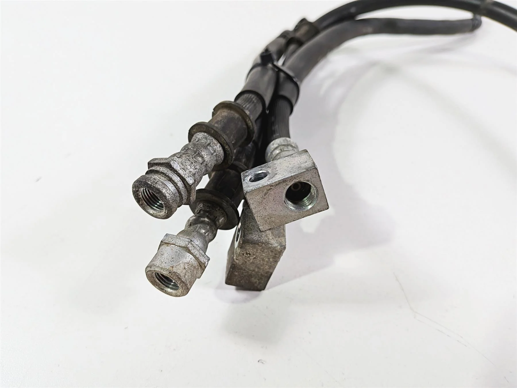 2012 Yamaha XT1200 Super Tenere Rear Abs Brake Line Set 23P-2581K-00-00 - Image 4