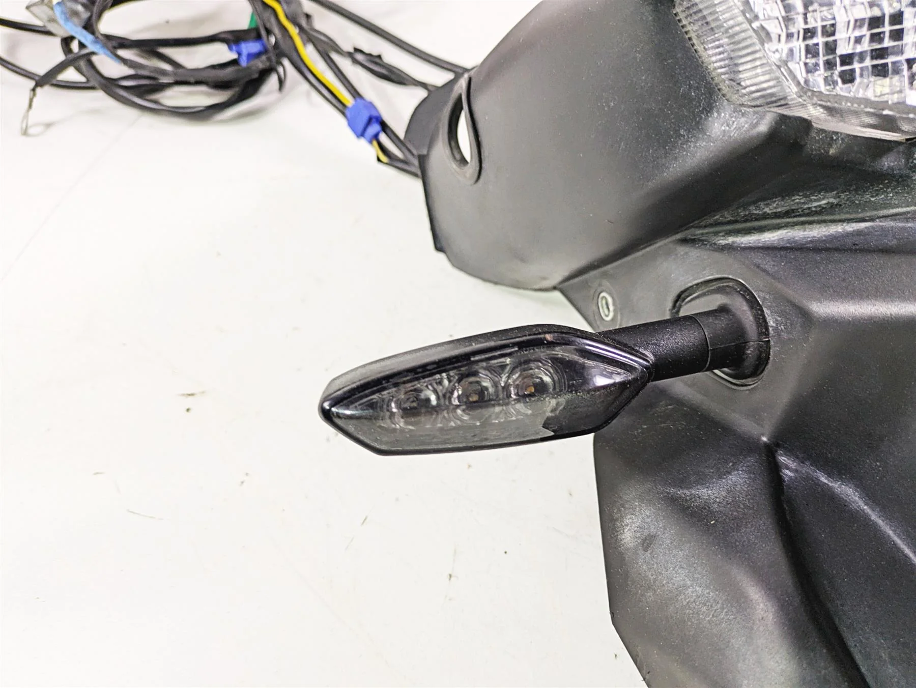 2012 Yamaha XT1200 Super Tenere Rear Blinker Taillight Fender 23P-83330-10 - Image 6
