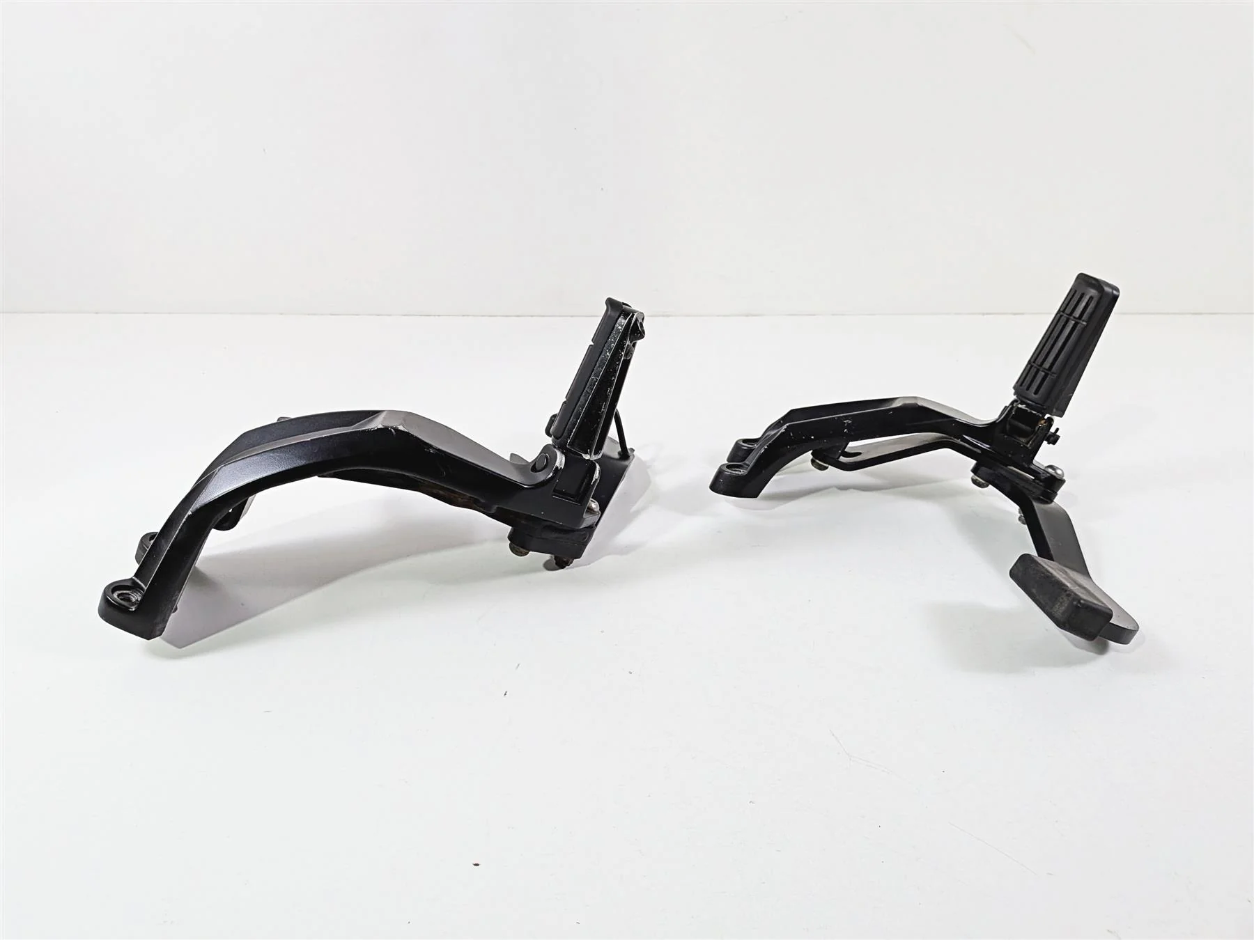 2012 Yamaha XT1200 Super Tenere Rear Passenger Foot Peg Set 23P-27430-00-00 - Image 12