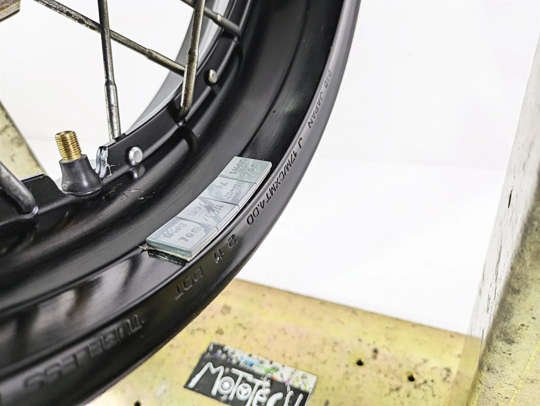2012 Yamaha XT1200 Super Tenere Rear Wheel Rim 17x4 Spoke 23P-25311-00-00 - Image 4