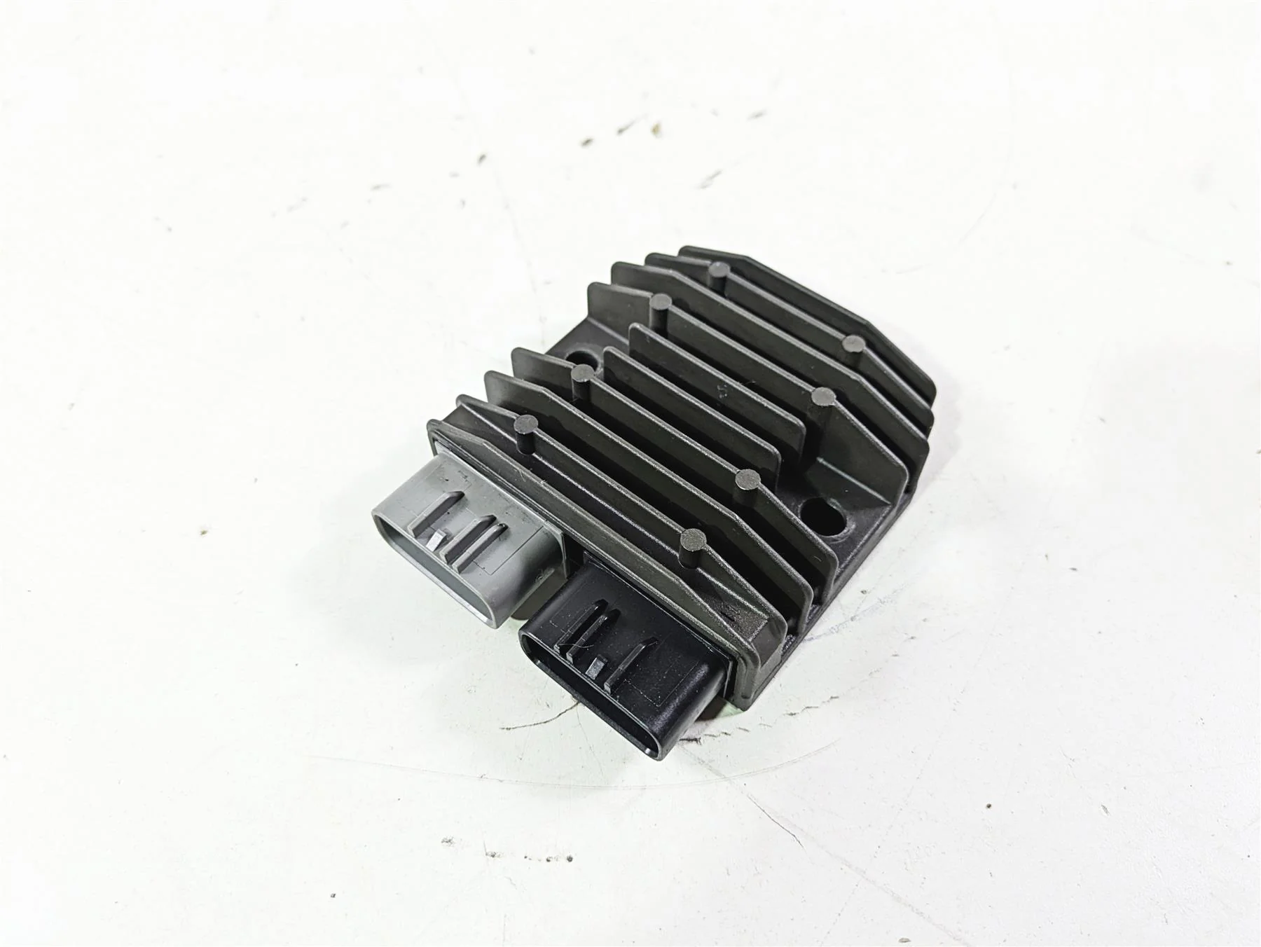 2012 Yamaha XT1200 Super Tenere Rectifier Voltage Regulator 1D7-81960-00 FH012AA - Image 10