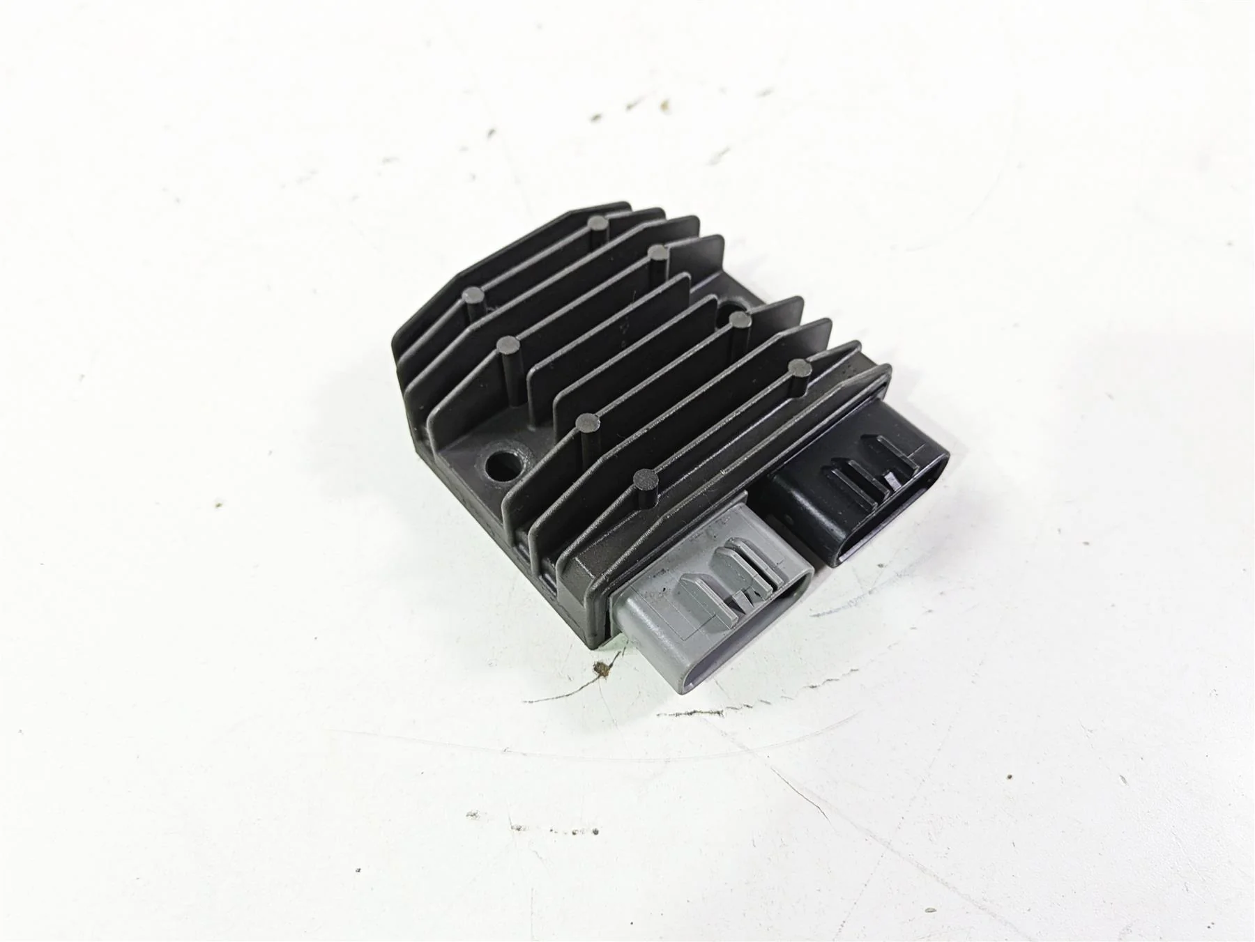 2012 Yamaha XT1200 Super Tenere Rectifier Voltage Regulator 1D7-81960-00 FH012AA - Image 11
