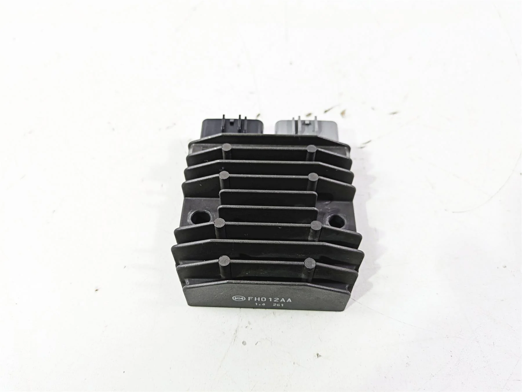 2012 Yamaha XT1200 Super Tenere Rectifier Voltage Regulator 1D7-81960-00 FH012AA - Image 12