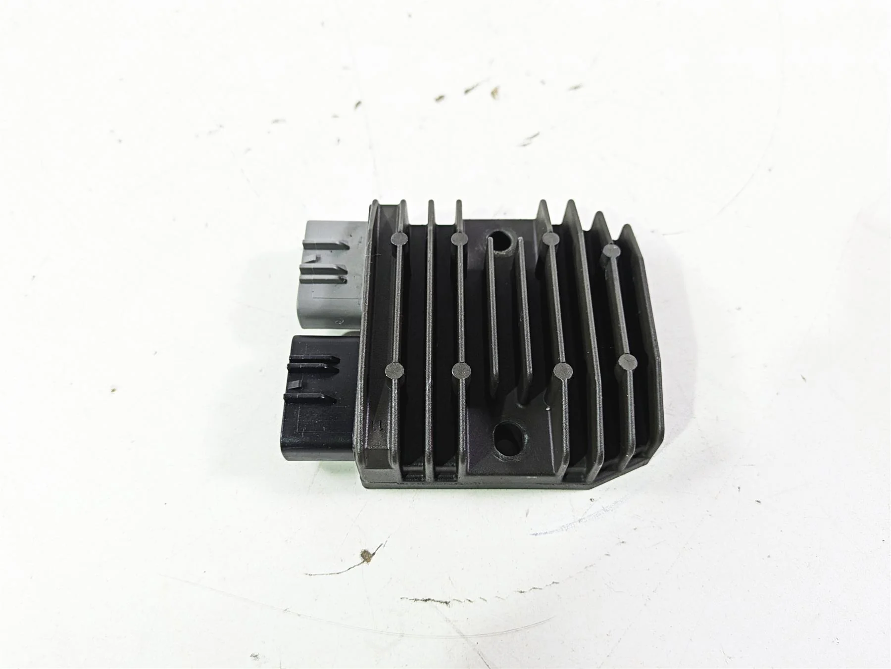 2012 Yamaha XT1200 Super Tenere Rectifier Voltage Regulator 1D7-81960-00 FH012AA - Image 3