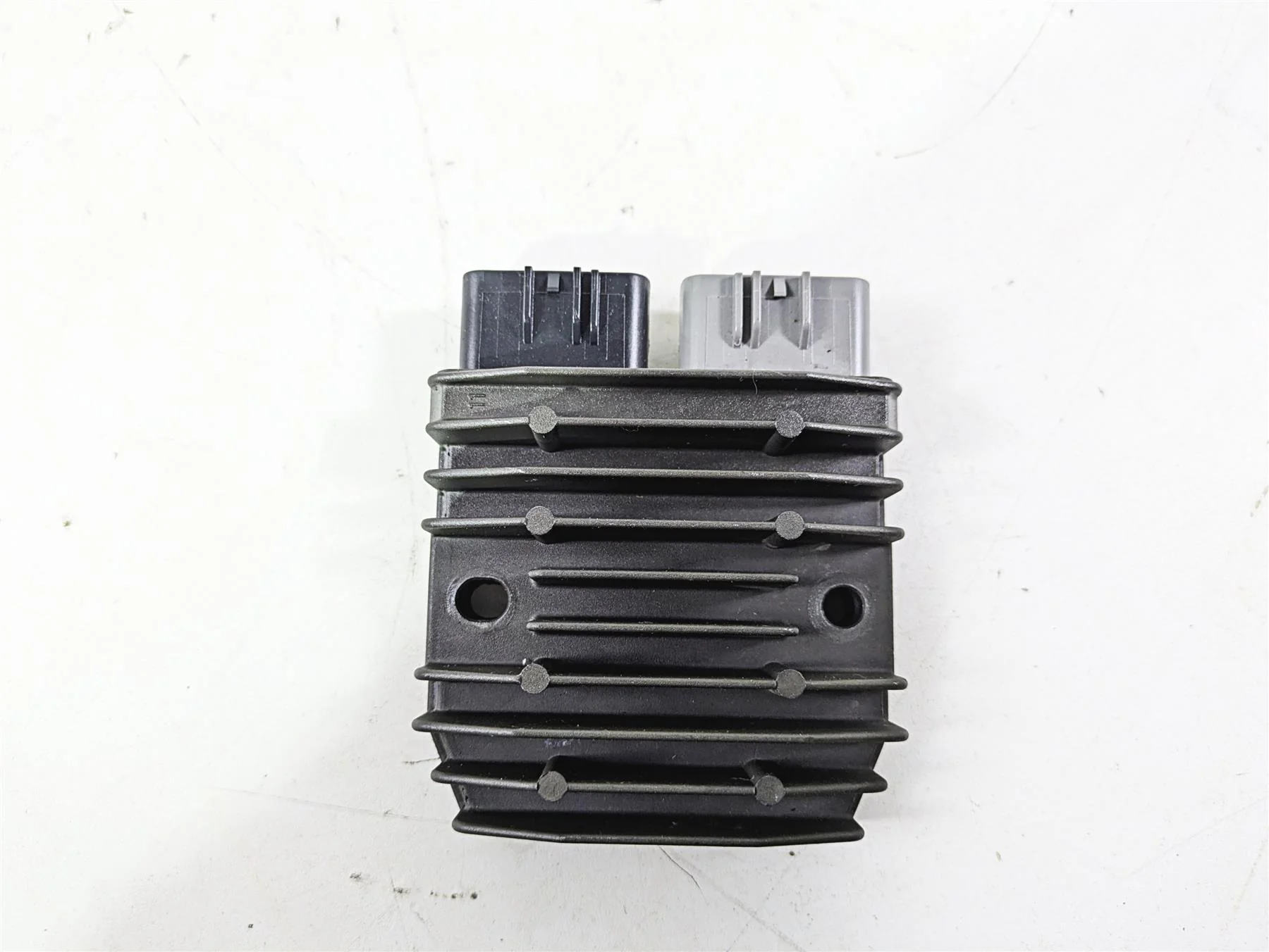 2012 Yamaha XT1200 Super Tenere Rectifier Voltage Regulator 1D7-81960-00 FH012AA - Image 4