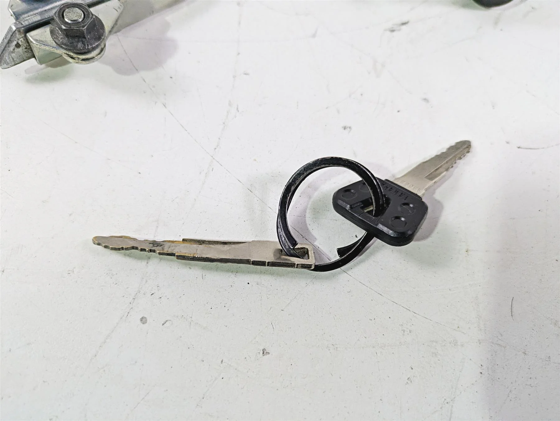2012 Yamaha XT1200 Super Tenere Seat Lock & Key Set - Image 10