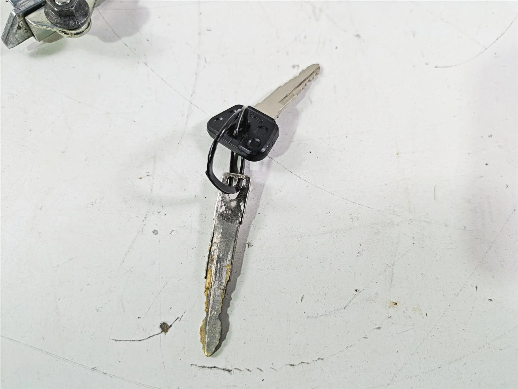 2012 Yamaha XT1200 Super Tenere Seat Lock & Key Set - Image 11