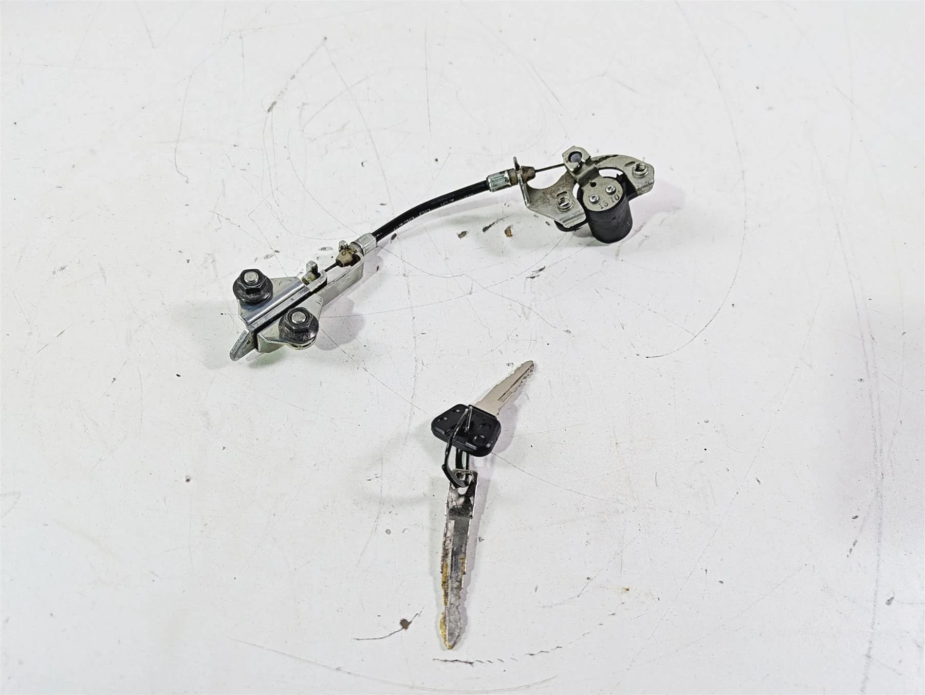 2012 Yamaha XT1200 Super Tenere Seat Lock & Key Set - Image 12