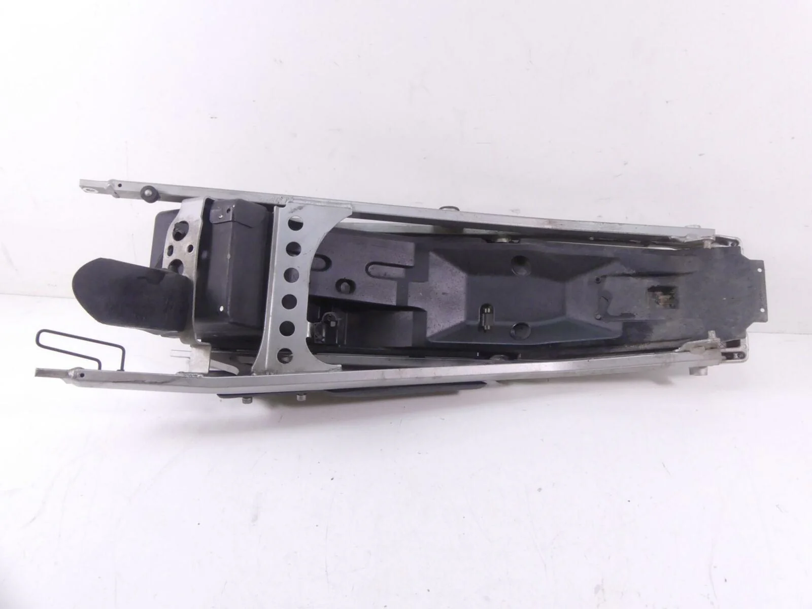 2012 Yamaha XT1200 Super Tenere Sub Frame Subframe Inner Fender  23P-21190-00-00 - Image 5