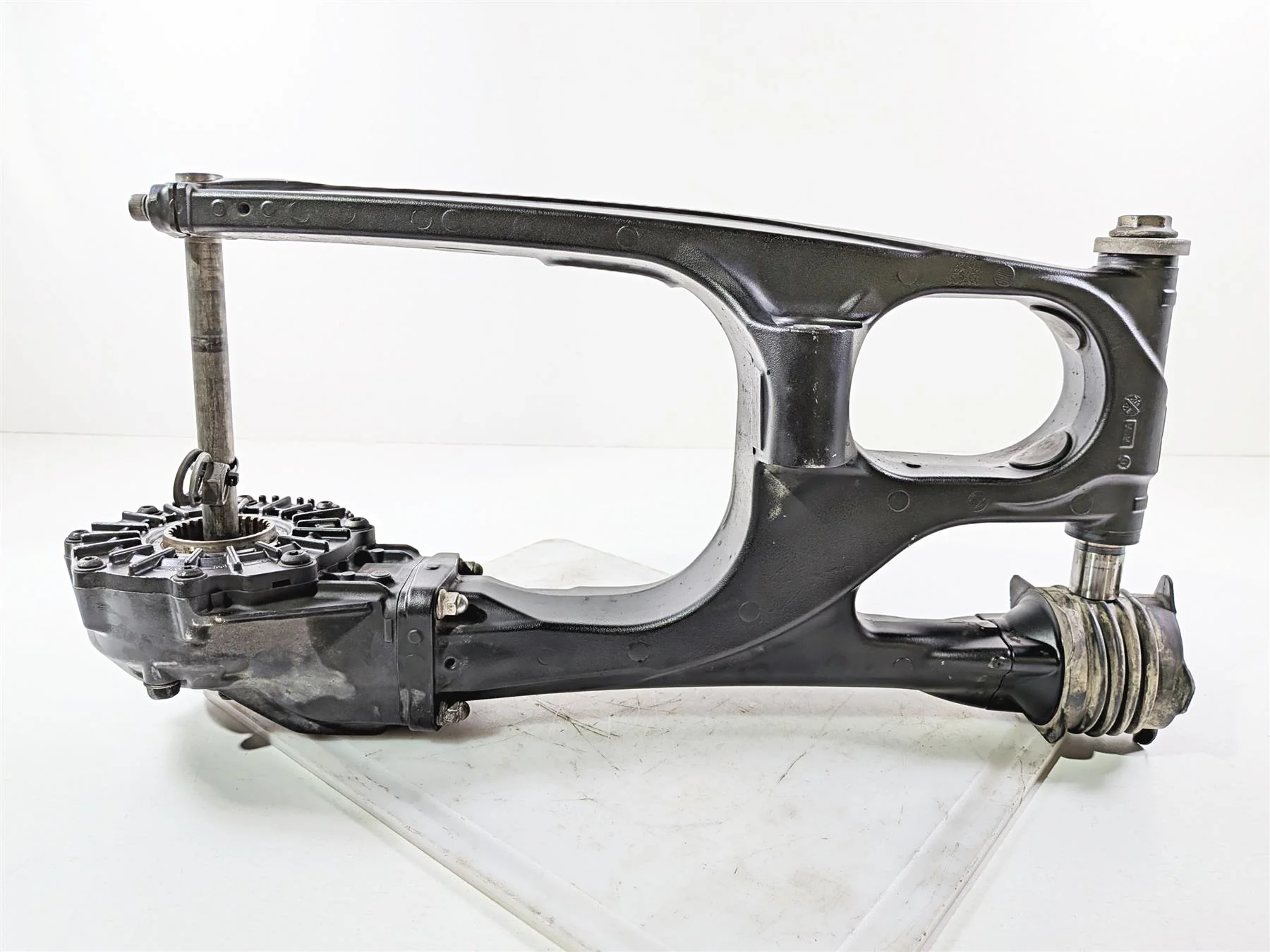 2012 Yamaha XT1200 Super Tenere Swingarm Differential Drive Shaft 23P-46101-00 - Image 2