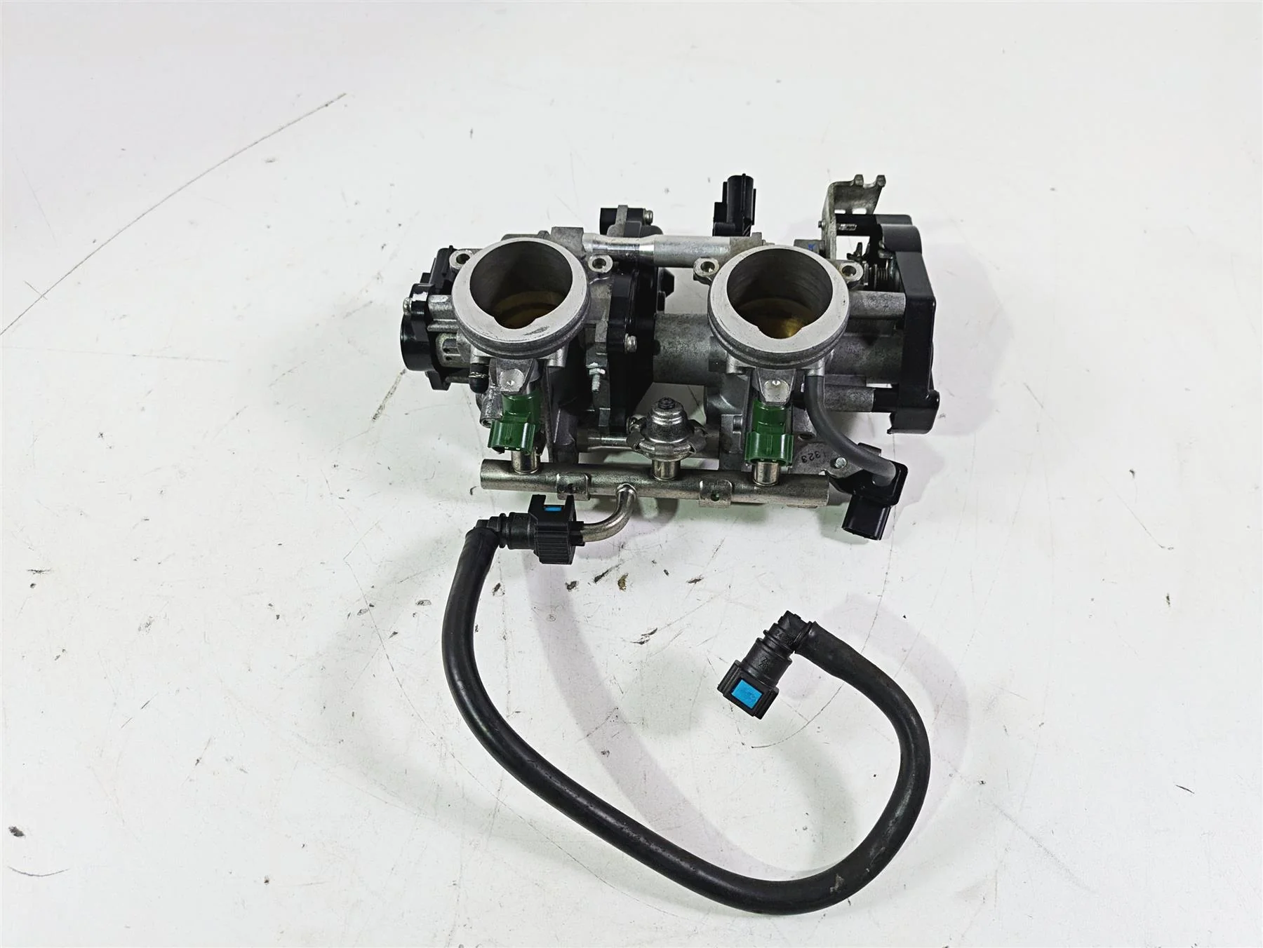 2012 Yamaha XT1200 Super Tenere Throttle Body Bodies 23P-13750-00-00 - Image 3