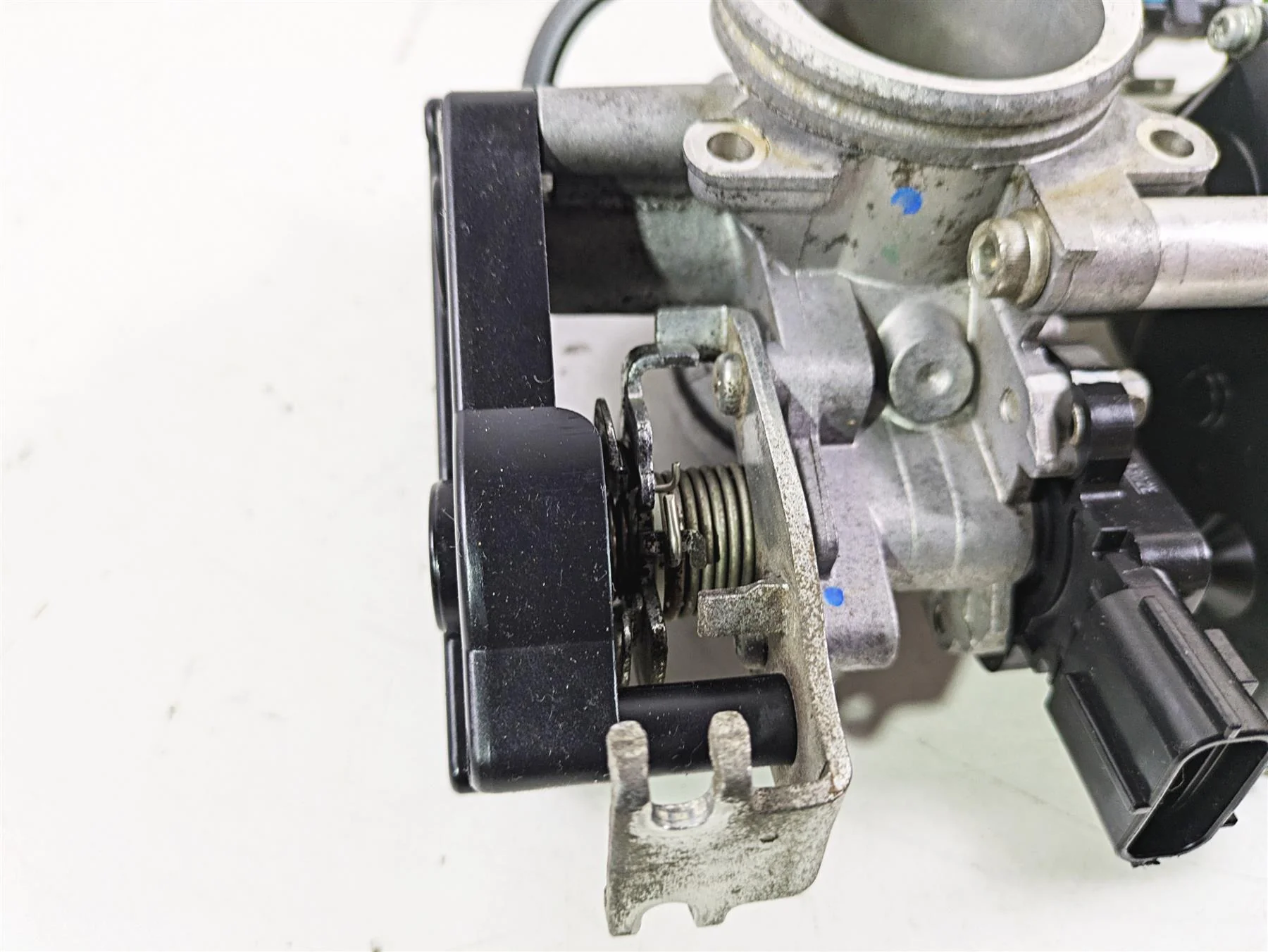 2012 Yamaha XT1200 Super Tenere Throttle Body Bodies 23P-13750-00-00 - Image 8