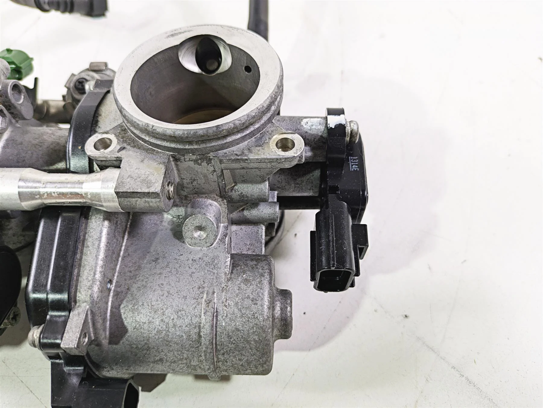 2012 Yamaha XT1200 Super Tenere Throttle Body Bodies 23P-13750-00-00 - Image 9