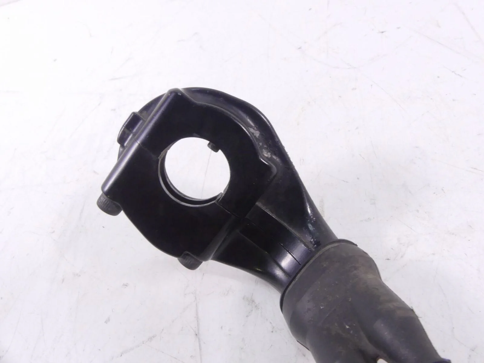 2012 Yamaha XT1200 Super Tenere Throttle Cables & Grip Holder 23P-26240-00-00 - Image 2
