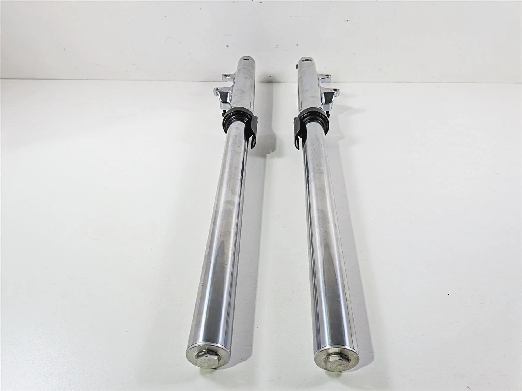 2012 Yamaha XV1900 Raider S Front Fork Leg Set 5C7-23102-00-00 5C7-23103-00-00 - Image 2