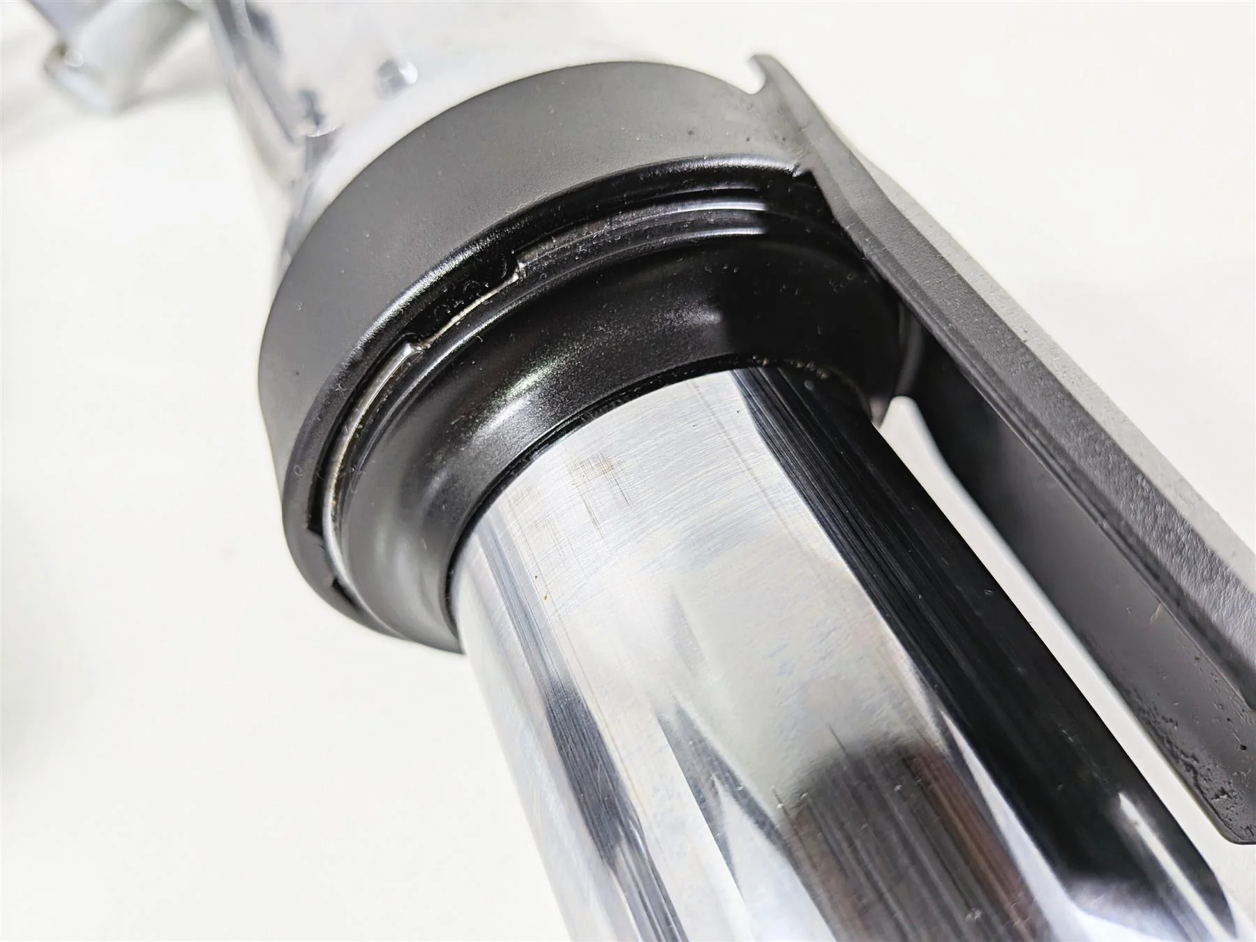 2012 Yamaha XV1900 Raider S Front Fork Leg Set 5C7-23102-00-00 5C7-23103-00-00 - Image 6