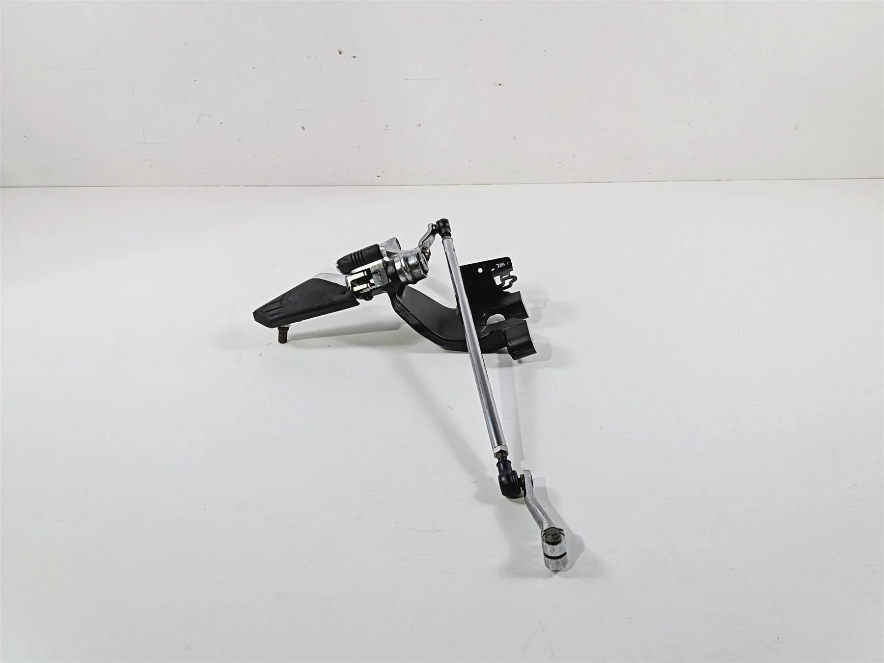 2012 Yamaha XV1900 Raider S Left Foot Peg & Shifter 5C7-27410-00-00 5C7-27410-02 - Image 3