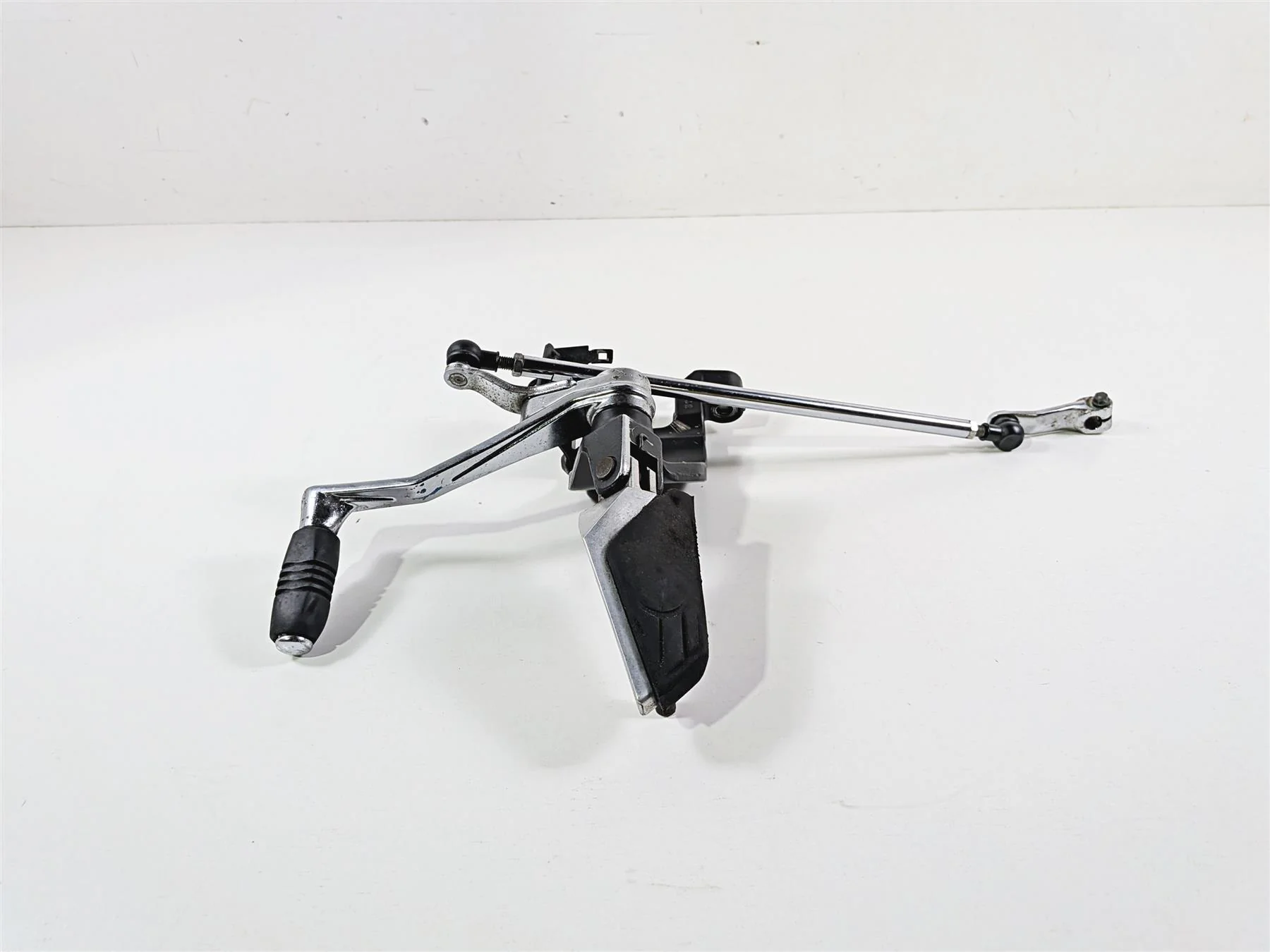 2012 Yamaha XV1900 Raider S Left Foot Peg & Shifter 5C7-27410-00-00 5C7-27410-02 - Image 4