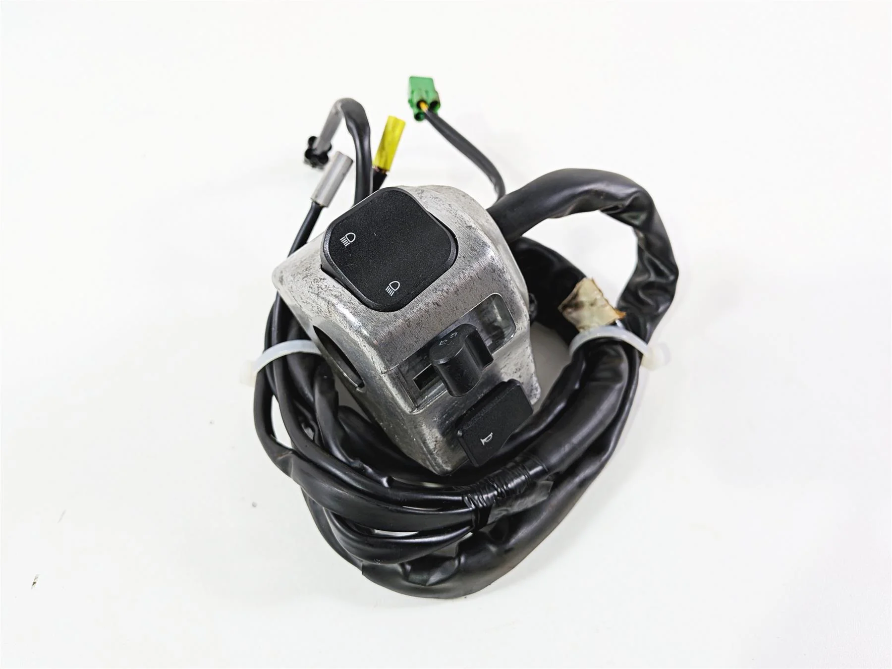 2012 Yamaha XV1900 Raider S Left Hand Control Switch Light Blinker 5C7-83972-10 - Image 12