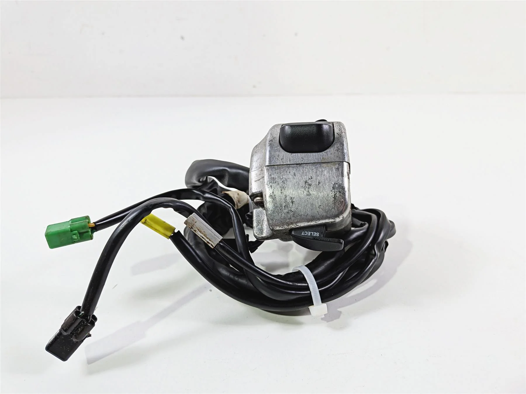 2012 Yamaha XV1900 Raider S Left Hand Control Switch Light Blinker 5C7-83972-10 - Image 4