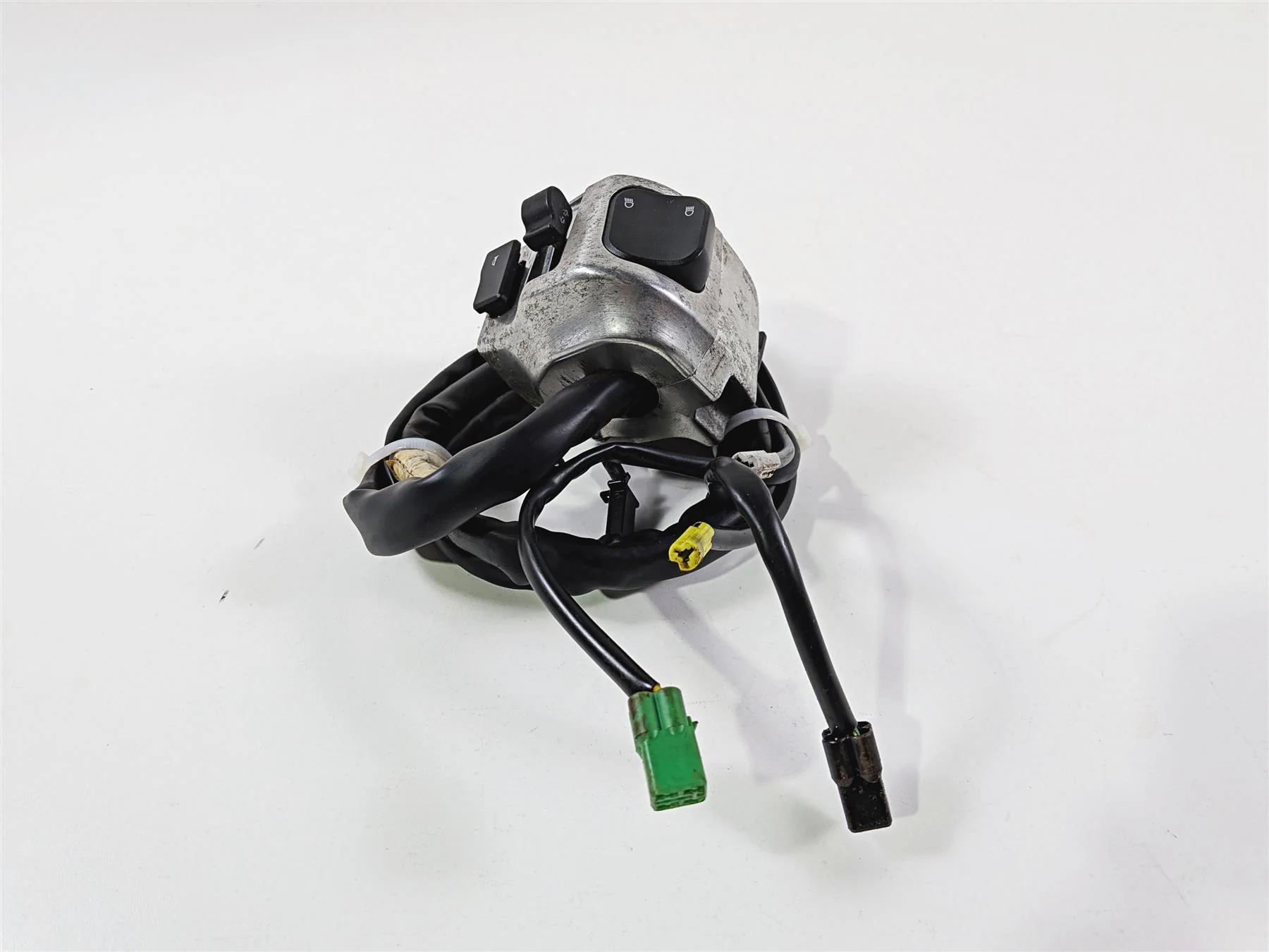 2012 Yamaha XV1900 Raider S Left Hand Control Switch Light Blinker 5C7-83972-10 - Image 5