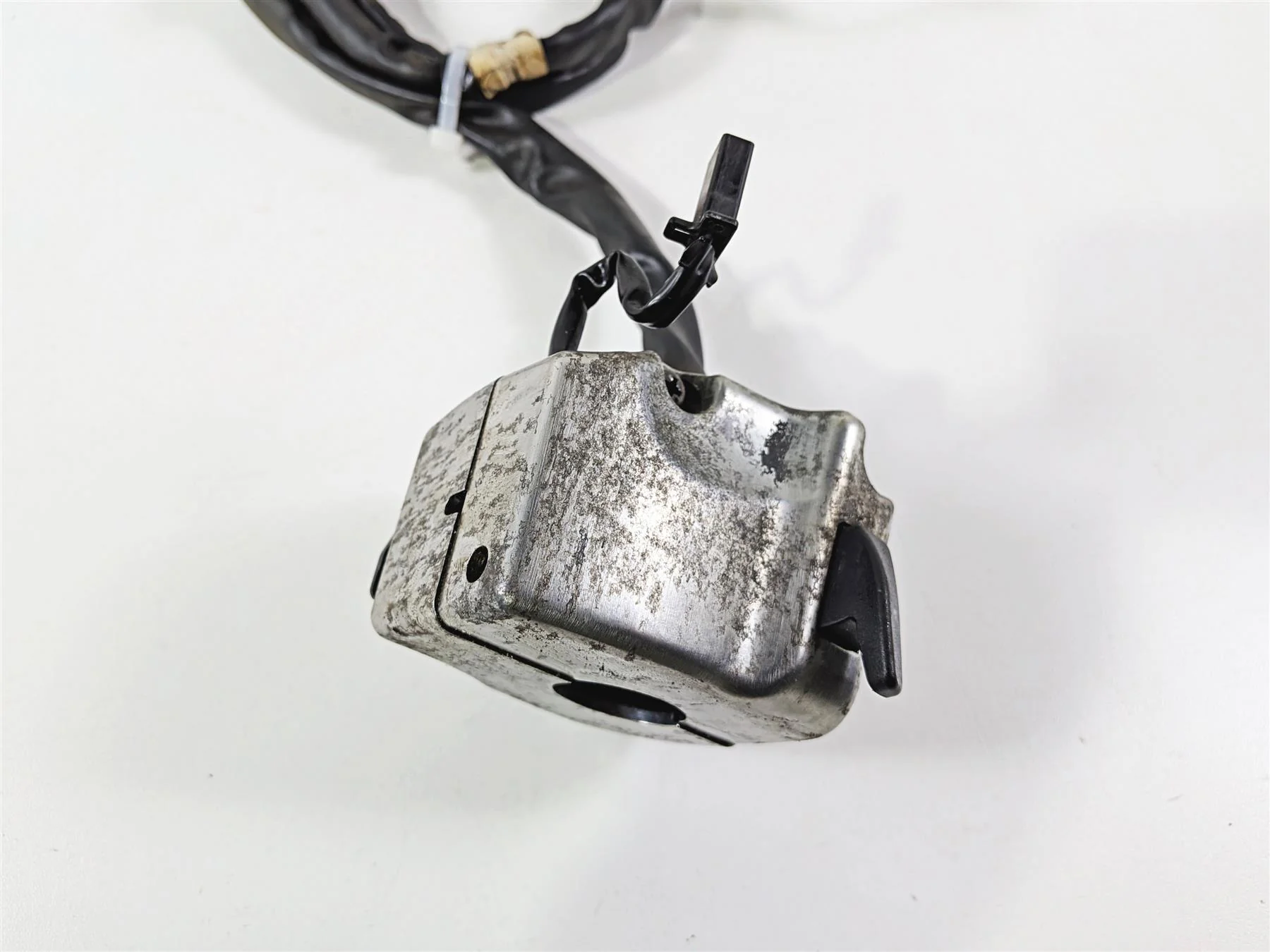 2012 Yamaha XV1900 Raider S Left Hand Control Switch Light Blinker 5C7-83972-10 - Image 6