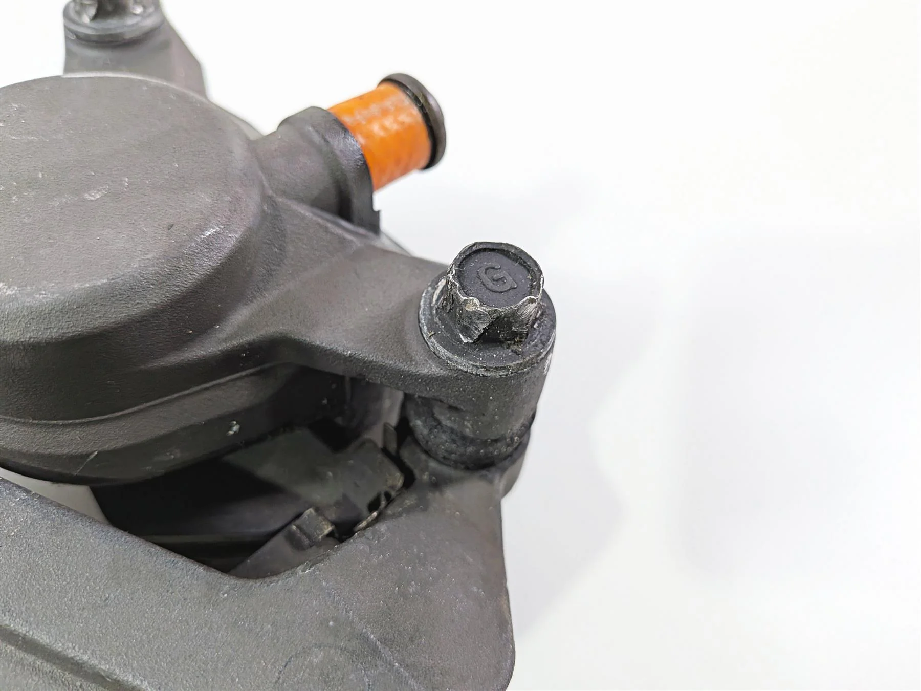 2012 Yamaha XV1900 Raider S Rear Caliper & Bracket 5C7-2580W-20-00 - Image 12