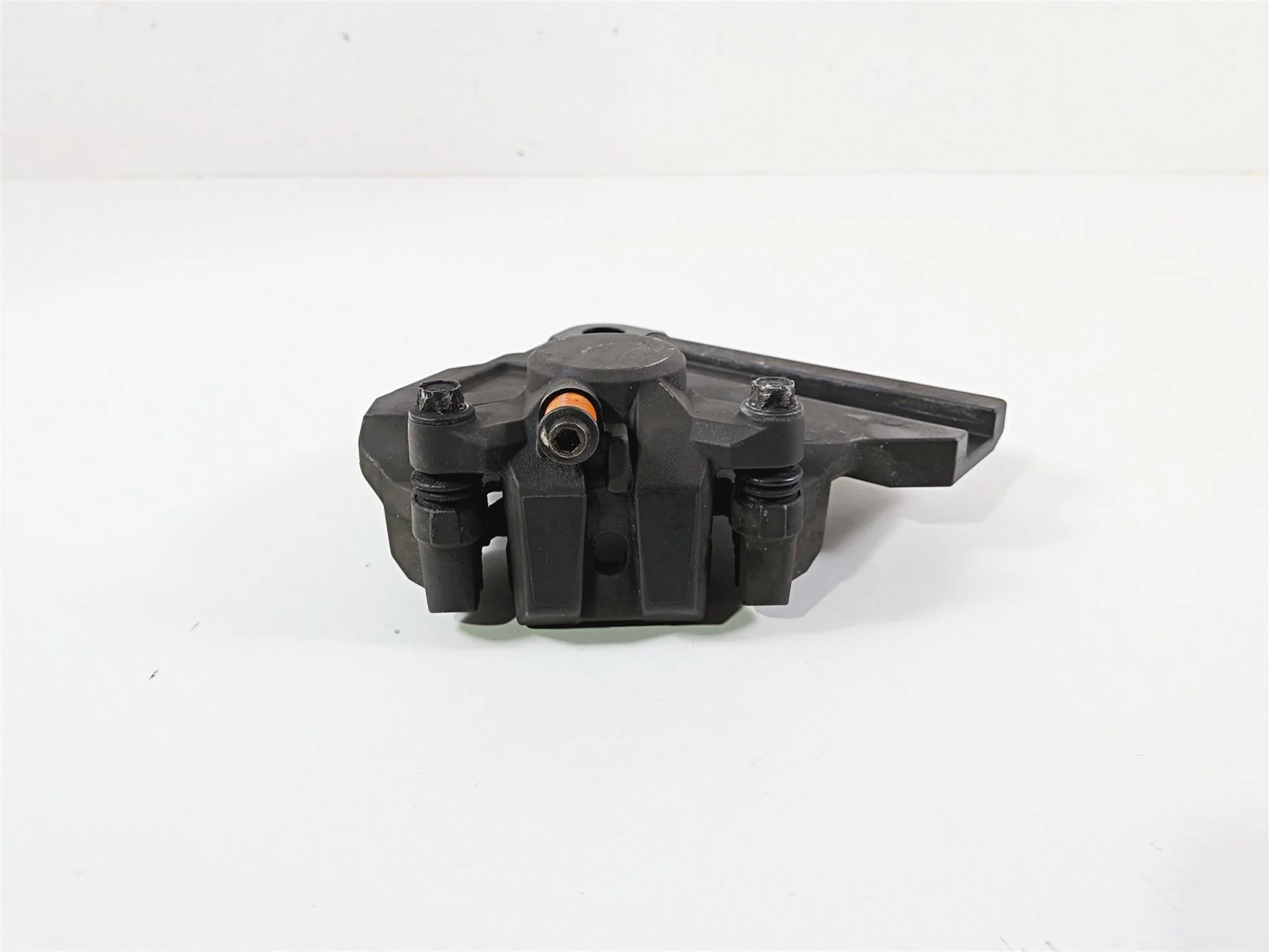 2012 Yamaha XV1900 Raider S Rear Caliper & Bracket 5C7-2580W-20-00 - Image 5