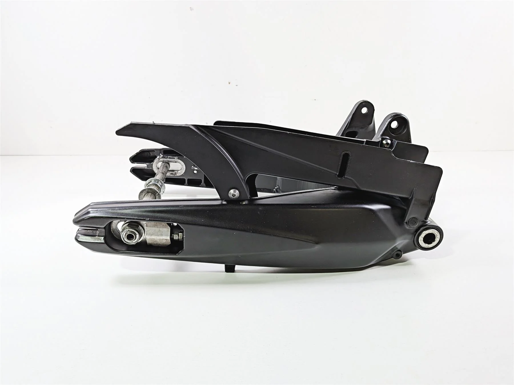 2012 Yamaha XV1900 Raider S Rear Swingarm Swing Arm & Axle 5C7-22110-01-00 - Image 4