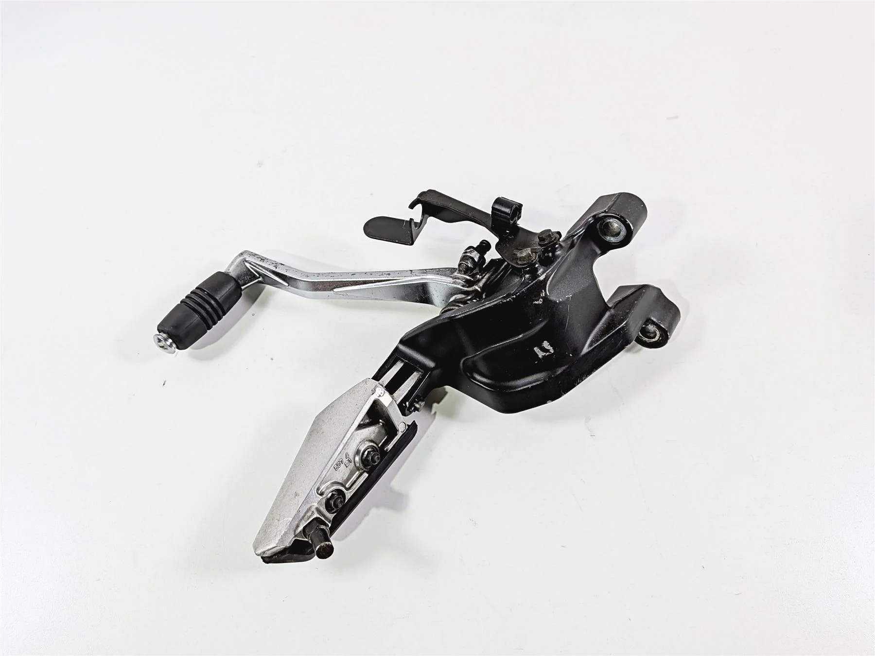 2012 Yamaha XV1900 Raider S Right Foot Peg & Brake Pedal 5C7-27420-00-00 - Image 3