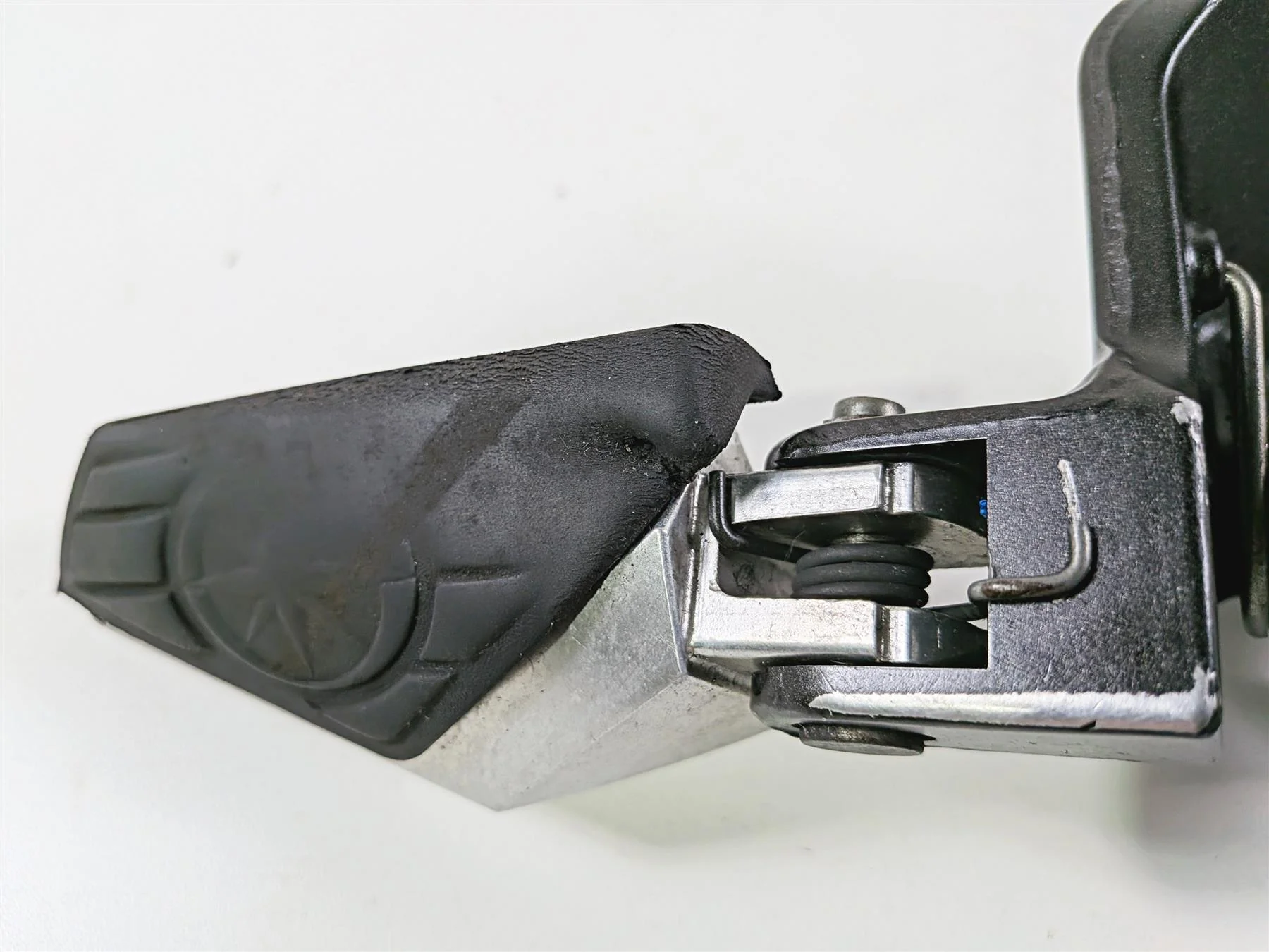 2012 Yamaha XV1900 Raider S Right Foot Peg & Brake Pedal 5C7-27420-00-00 - Image 8