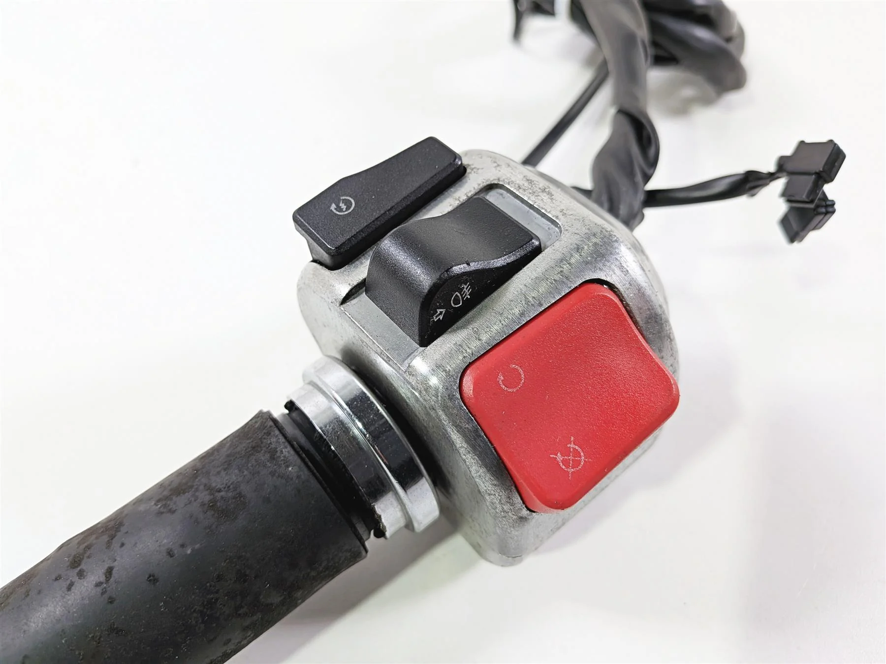 2012 Yamaha XV1900 Raider S Right Hand Control Switch Start 5C7-83973-10-00 - Image 8