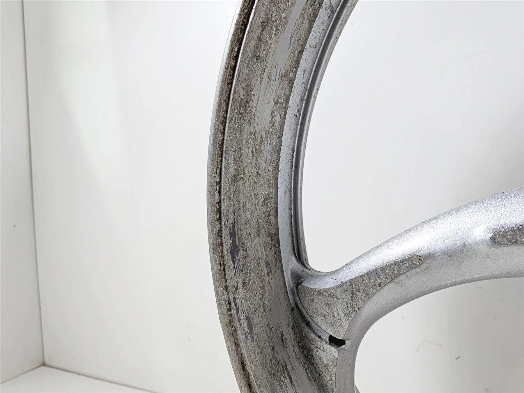 2012 Yamaha XV1900 Raider S Straight Front Wheel Rim 21x3.5 5C7-25168-01-35 - Image 5