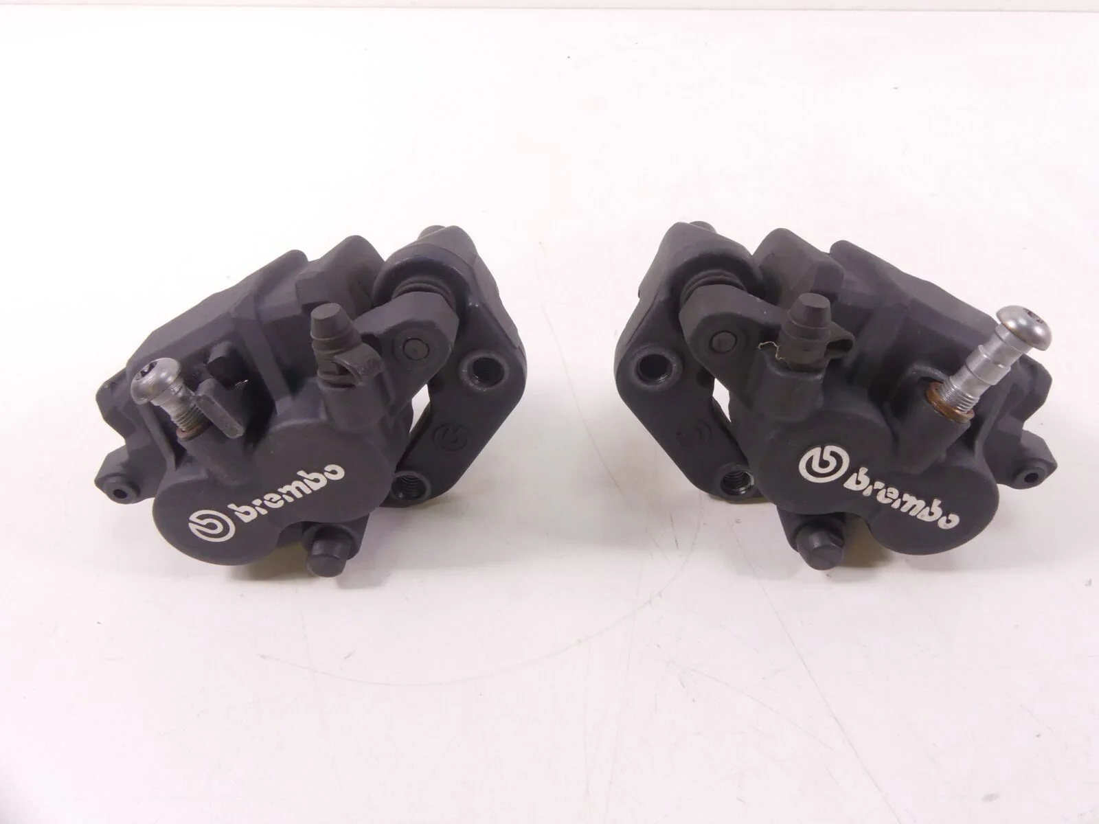 2013 BMW F800GS K72 Front Brembo Brake Caliper Set 34117716715 34117716716