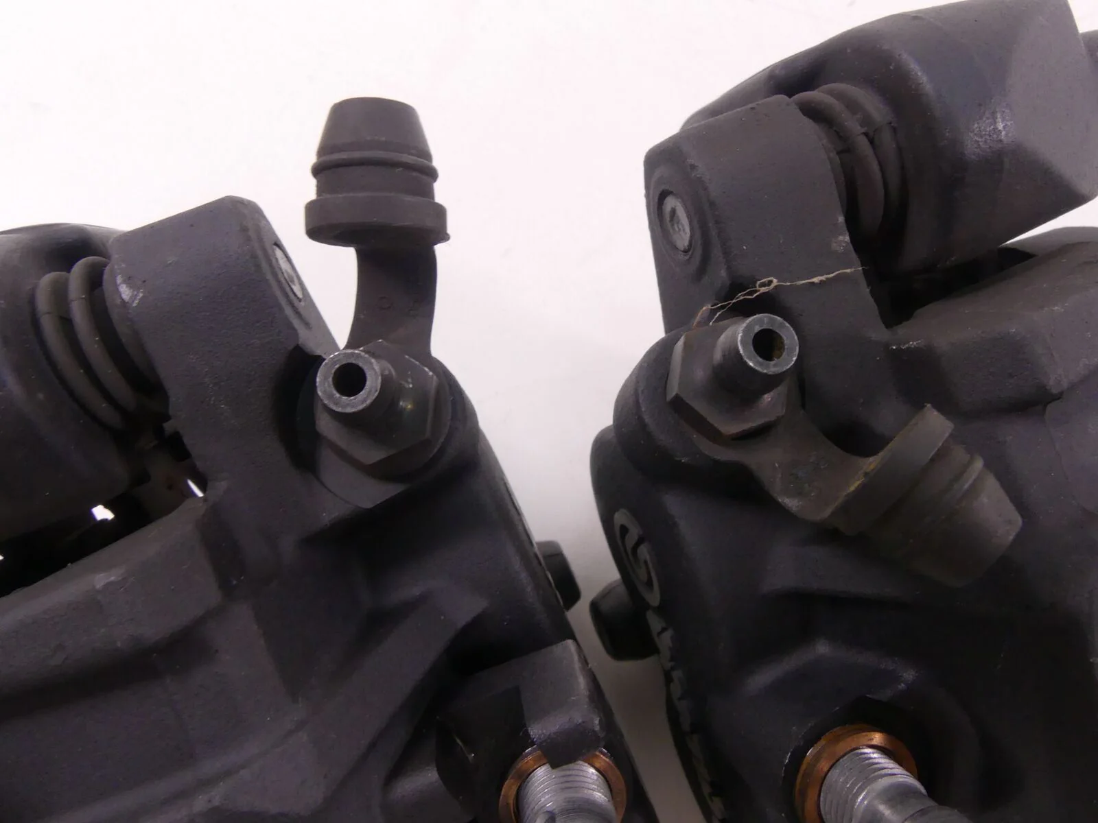 2013 BMW F800GS K72 Front Brembo Brake Caliper Set 34117716715 34117716716 - Image 10
