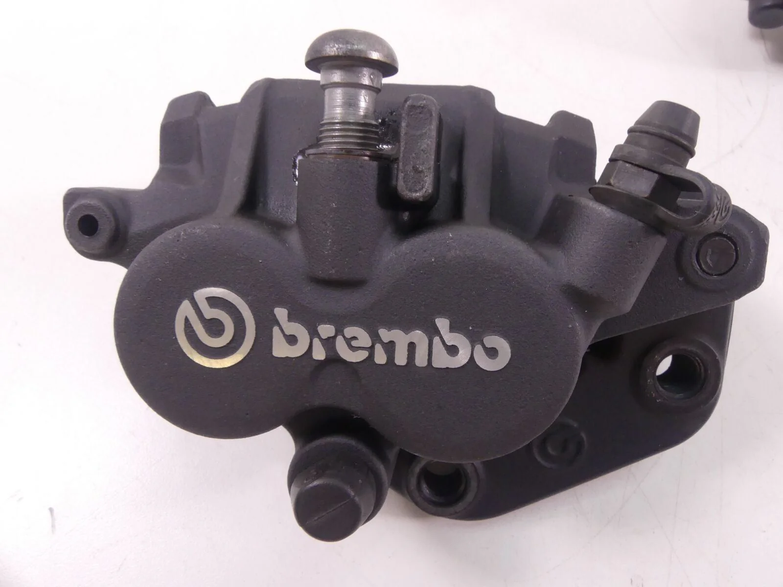 2013 BMW F800GS K72 Front Brembo Brake Caliper Set 34117716715 34117716716 - Image 6