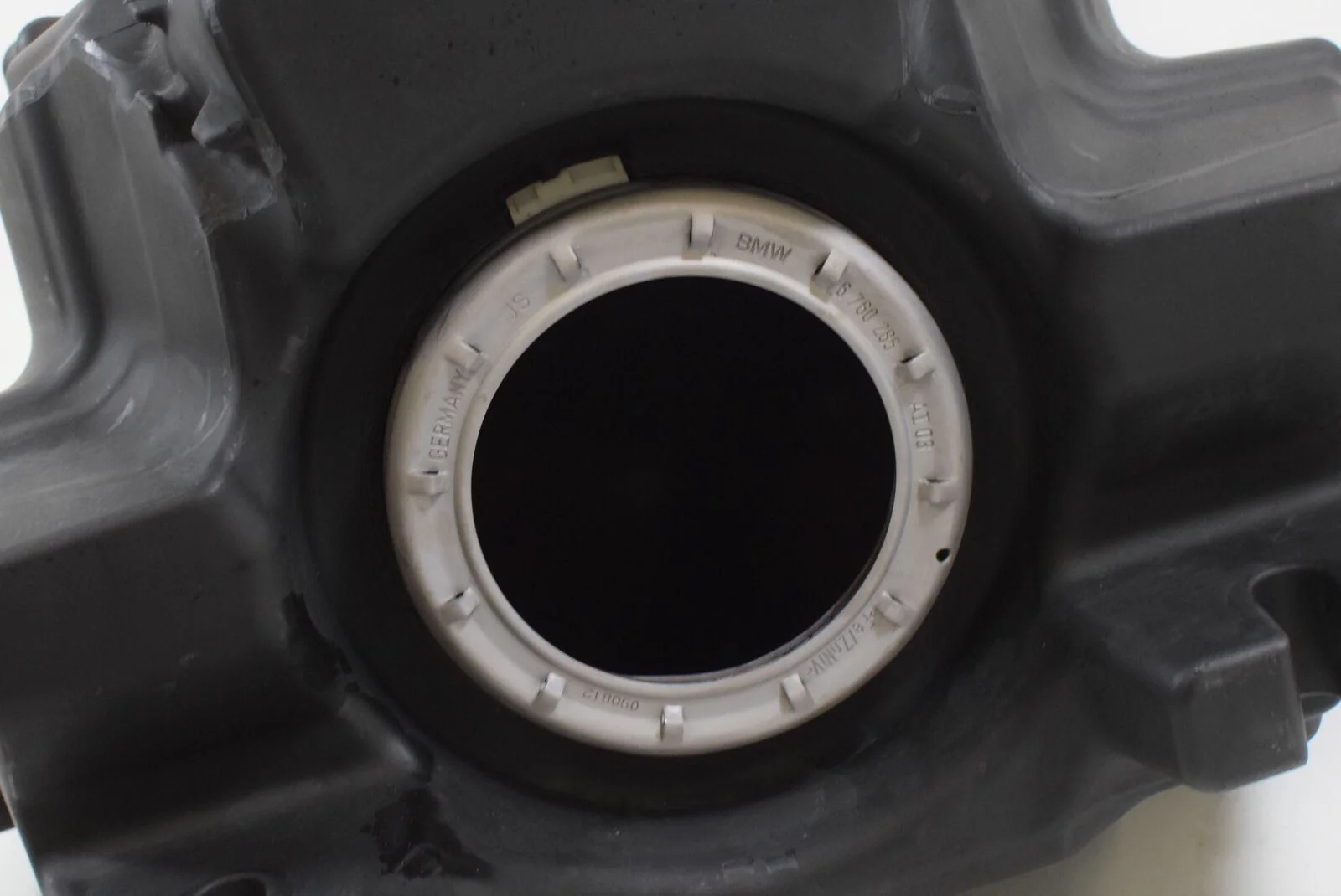 2013 BMW K1600GT K1600 GT K48 Fuel Gas Petrol Tank Reservoir 16117727351 - Image 6