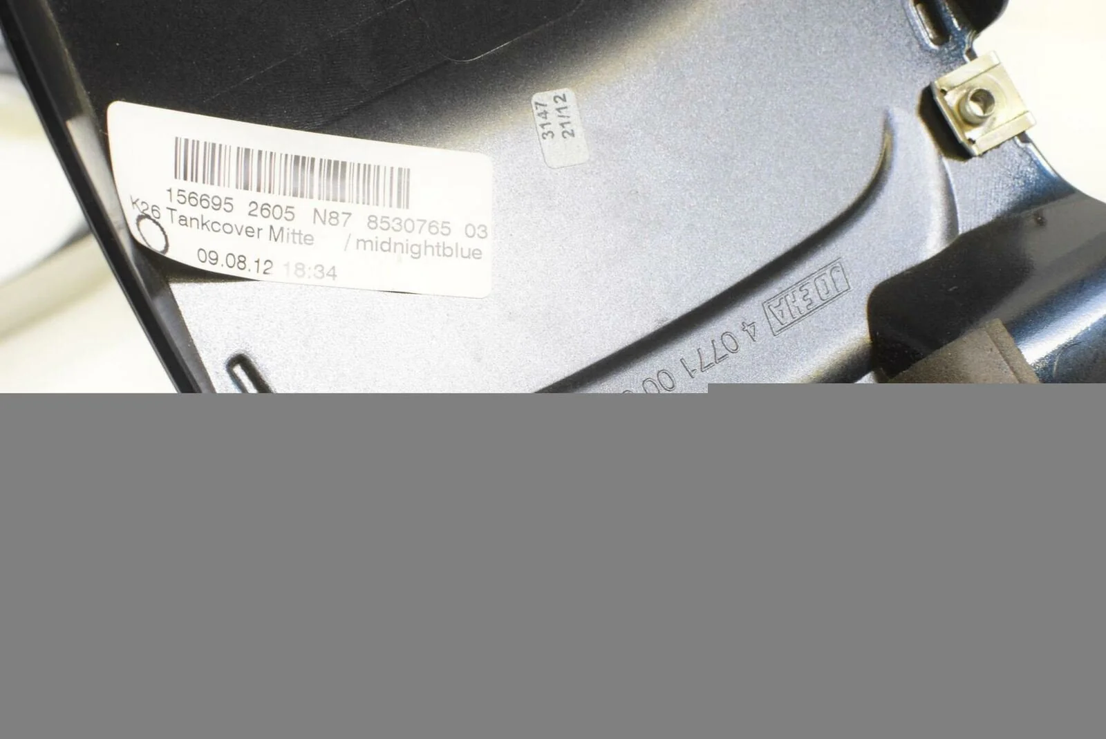 2013 BMW R1200 RT K26 Center Tank Cover With Luggage Rack 46637682974 - Image 10