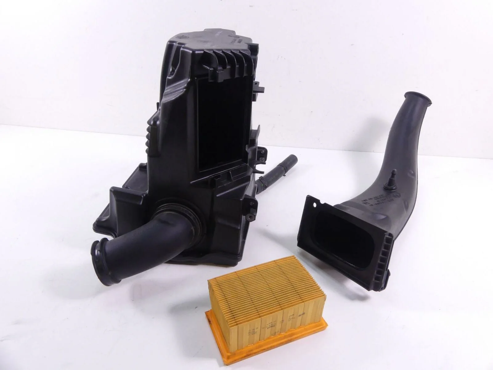 2013 BMW R1200RT K26 Air Box Filter Cleaner Breather With Tubes  13717720045