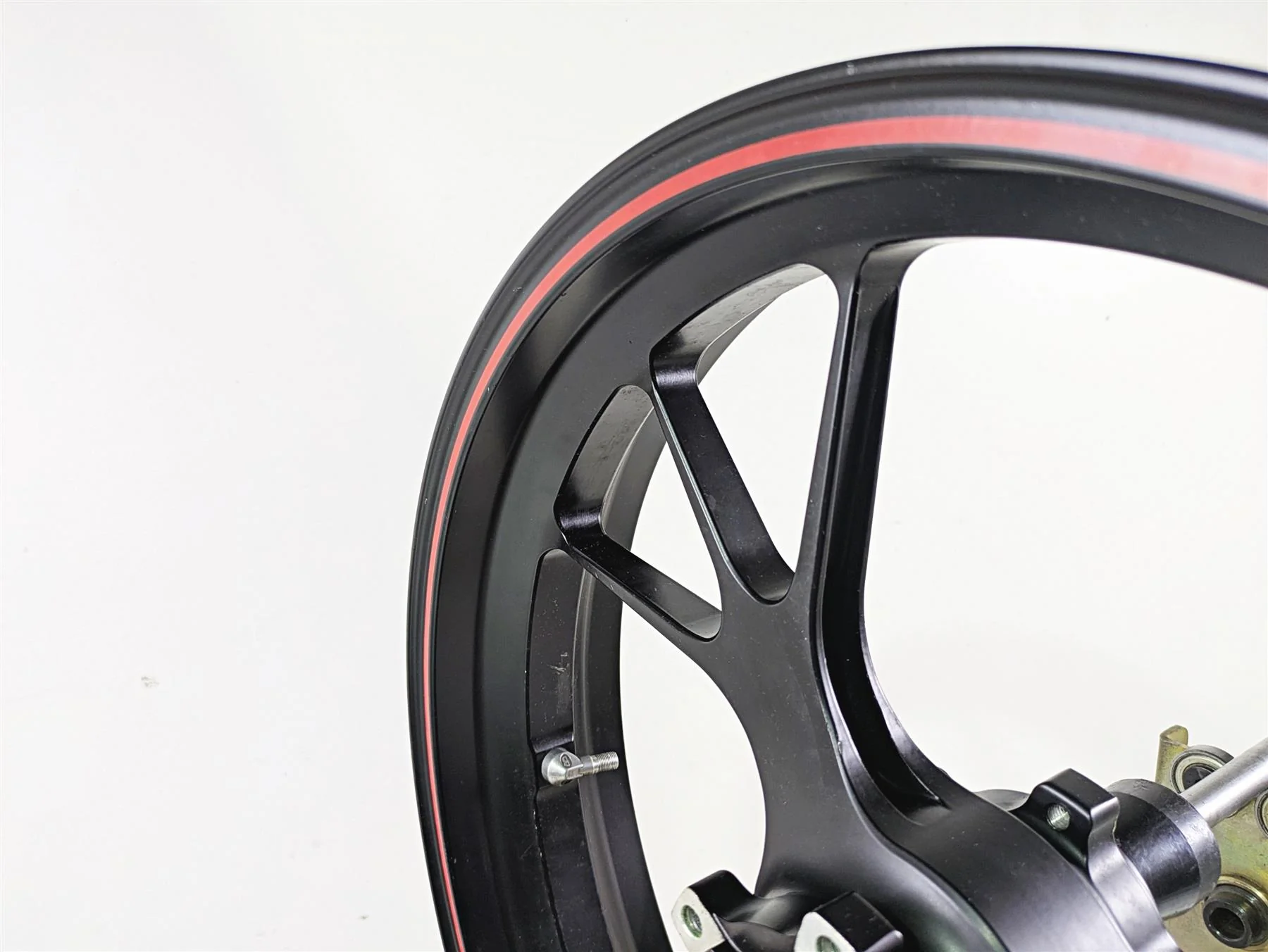 2013 Ducati Hypermotard 821 SP 17x3.5 Marchesini Forged Front Wheel 50122681AB - Image 7