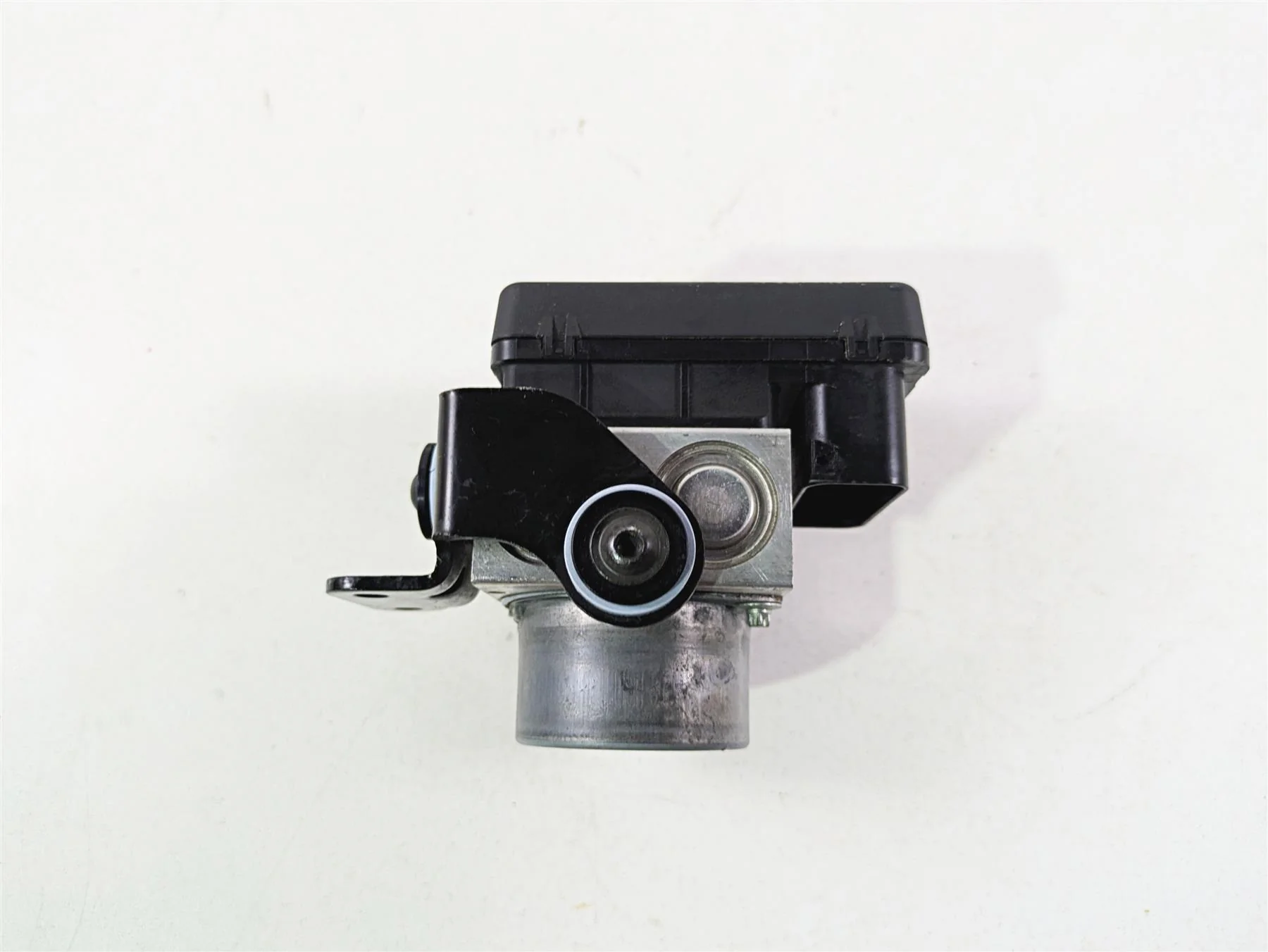2013 Ducati Hypermotard 821 SP Abs Brake Pump Module 54240402A 54240331B - Image 10