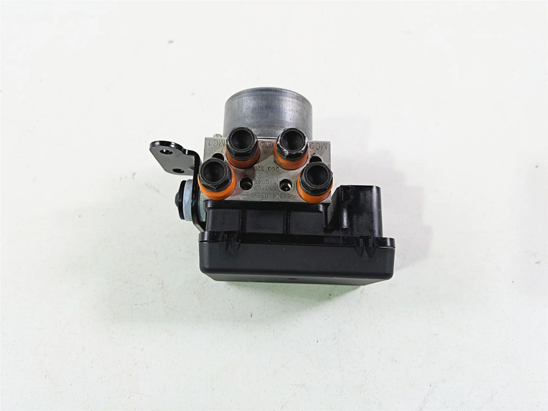 2013 Ducati Hypermotard 821 SP Abs Brake Pump Module 54240402A 54240331B - Image 3