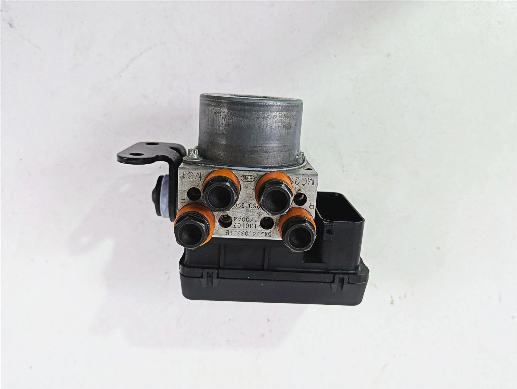 2013 Ducati Hypermotard 821 SP Abs Brake Pump Module 54240402A 54240331B - Image 5